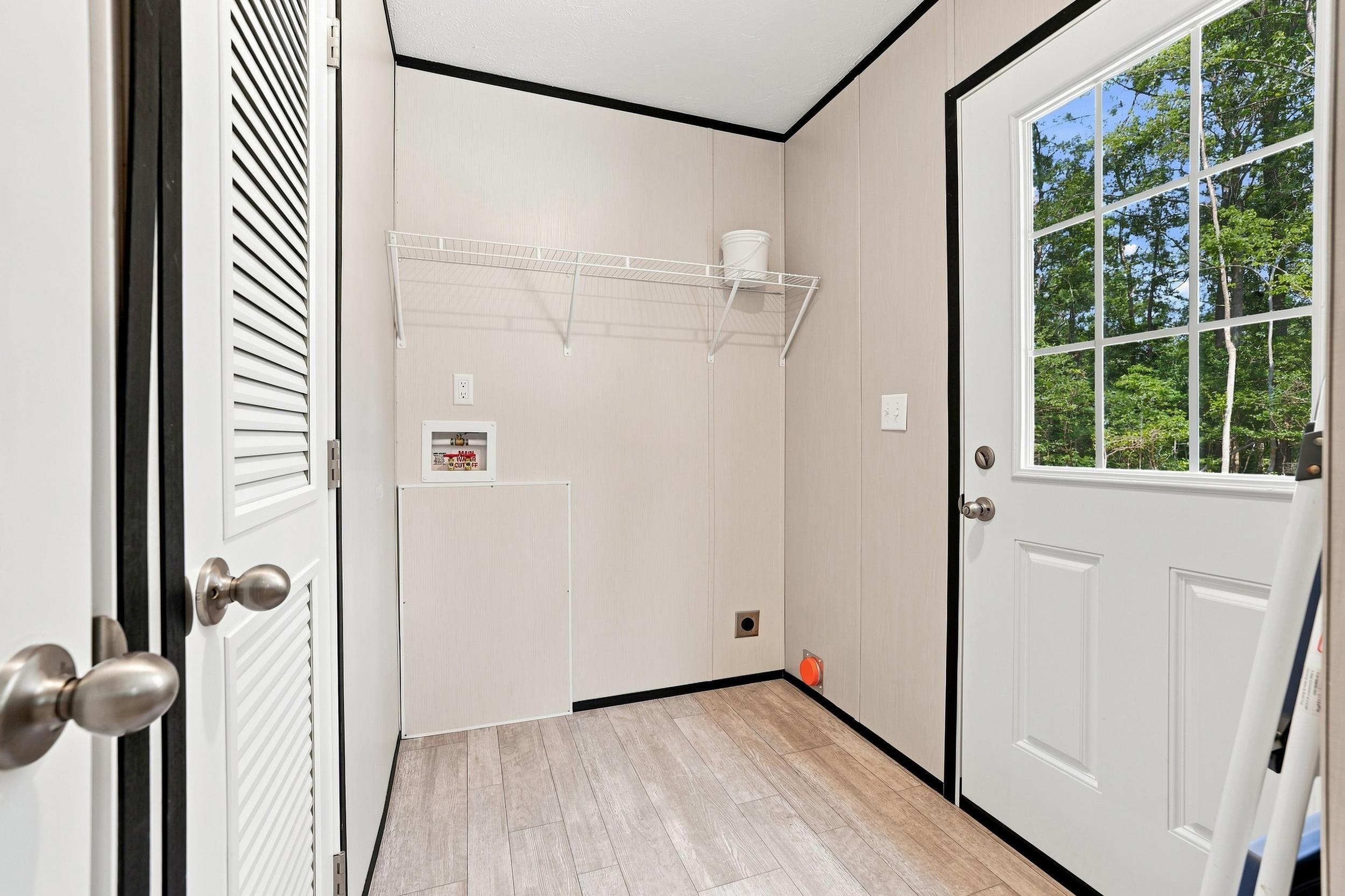 2254 Starduster Ln. Property Photo 27