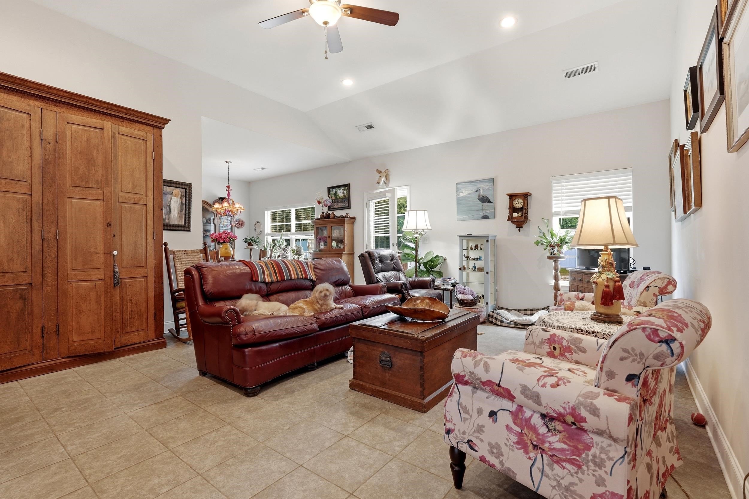 108 River Country Dr. Property Photo 2