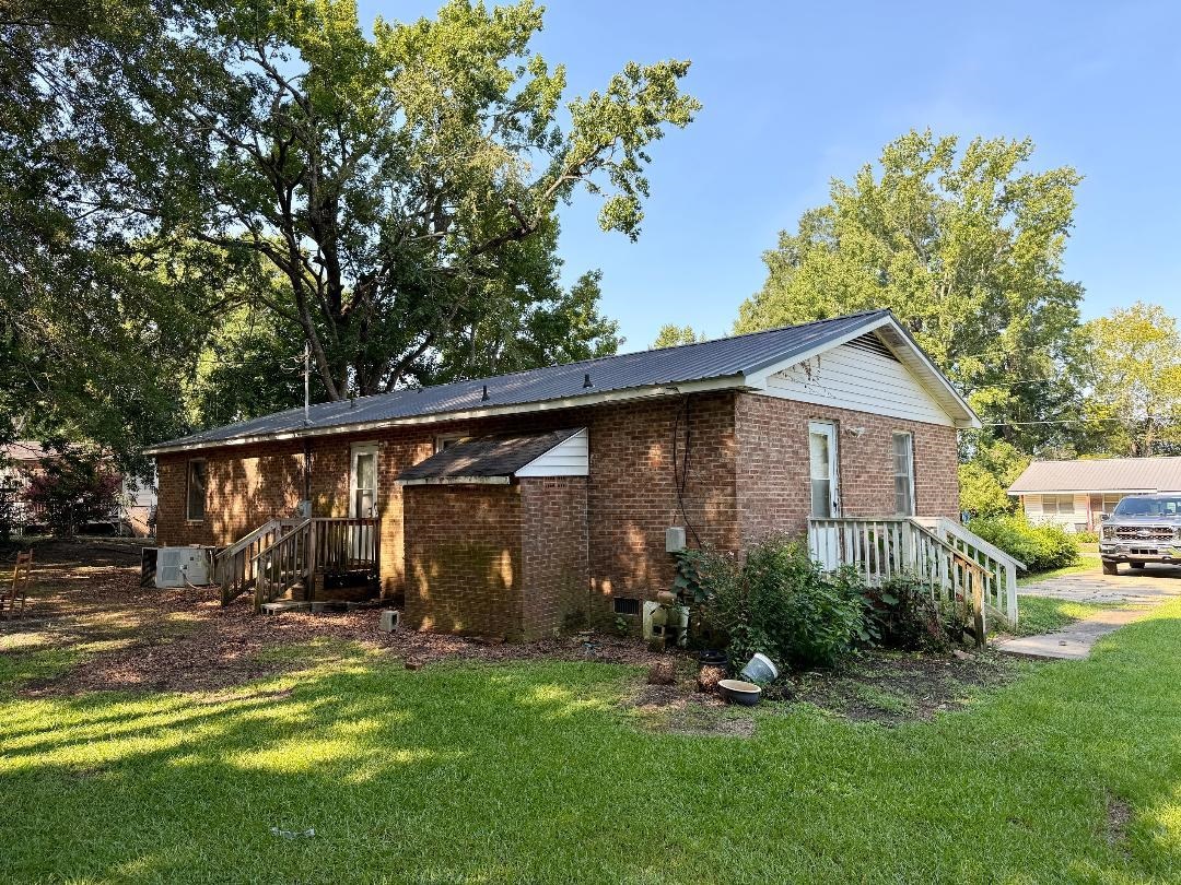 509 Baker St. Property Photo 2