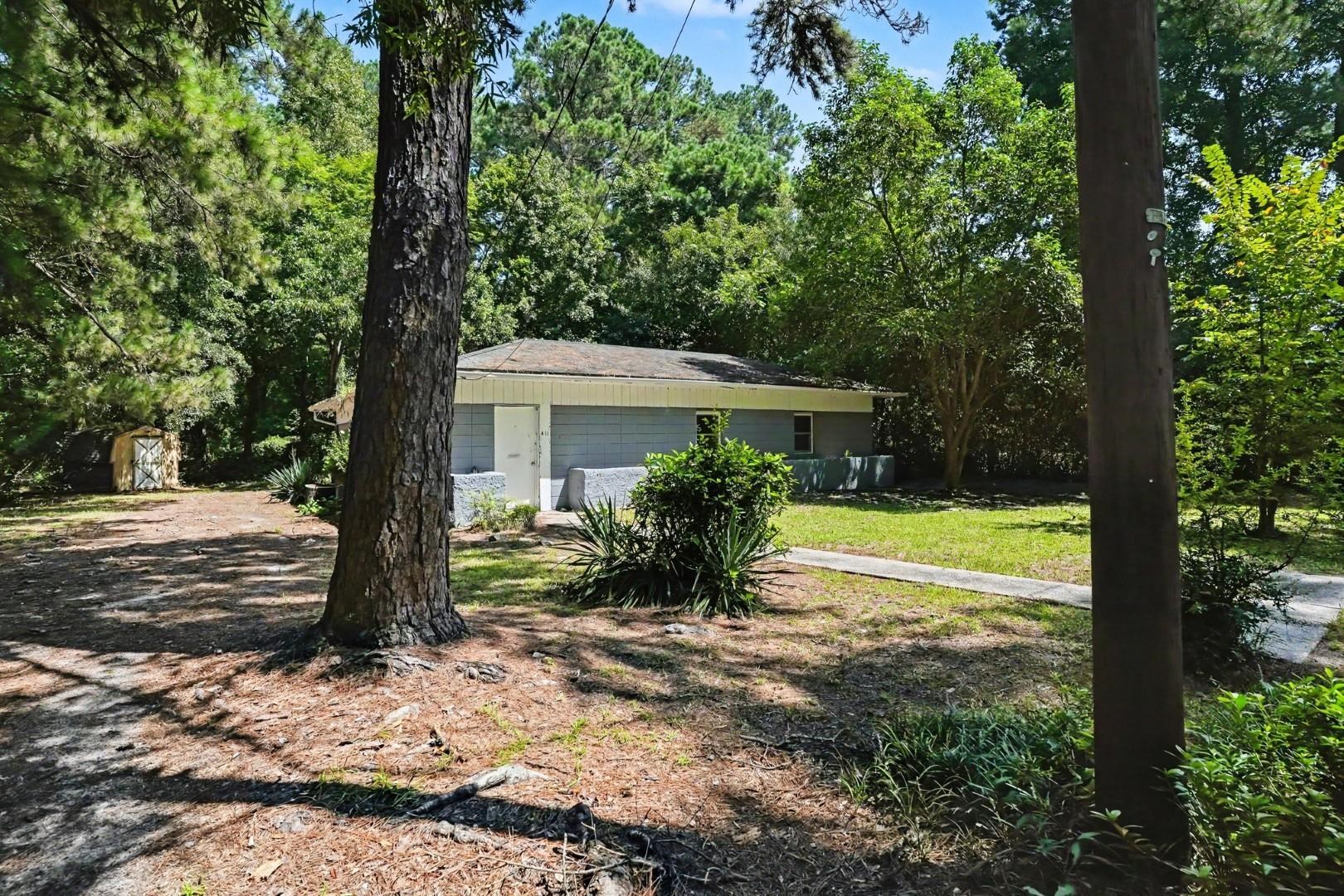 411 E Wine St. Property Photo 3