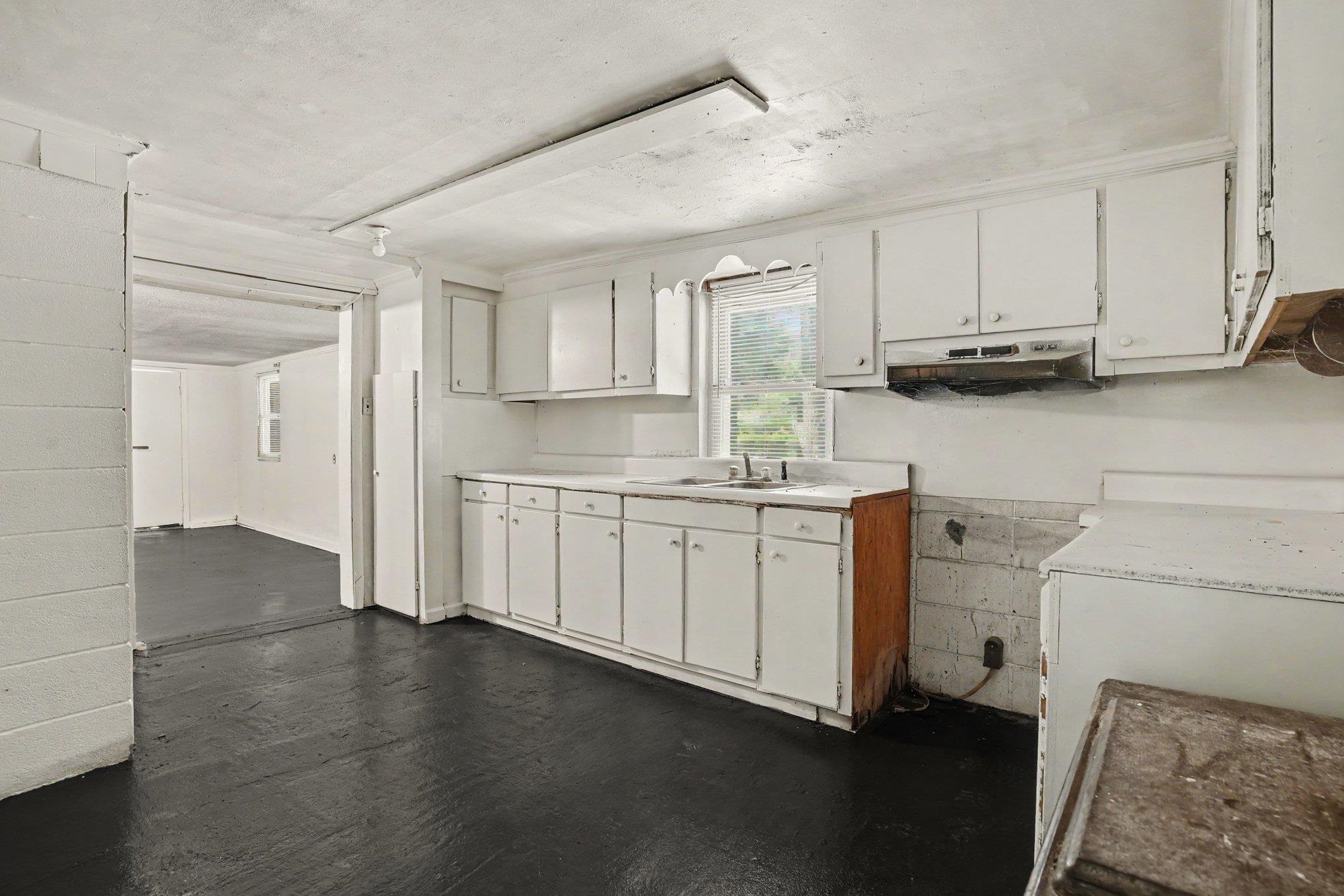 411 E Wine St. Property Photo 10