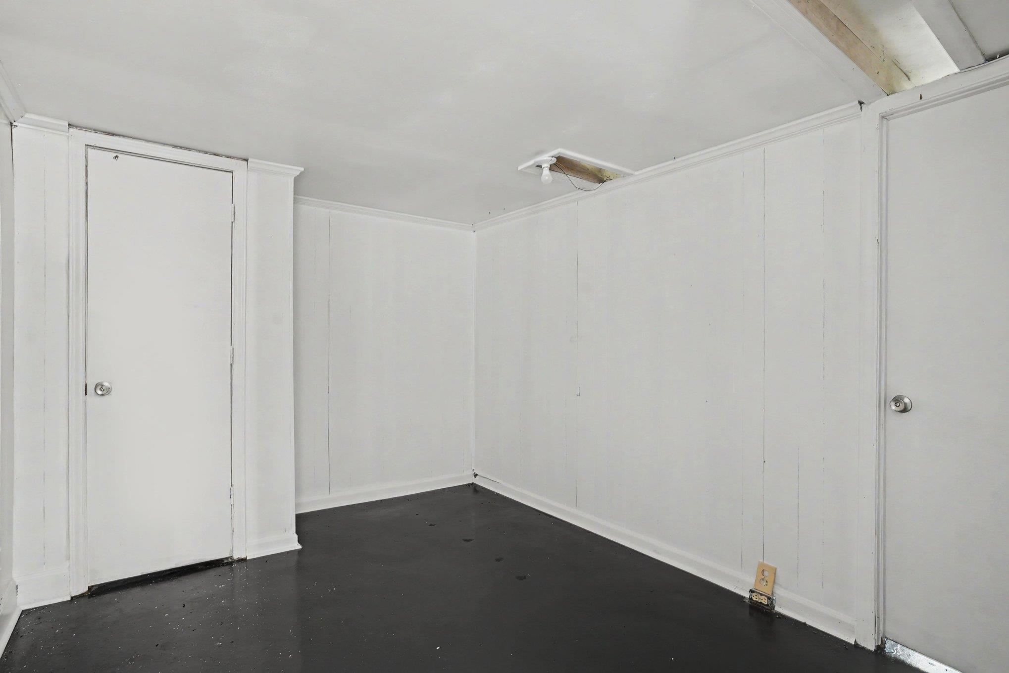411 E Wine St. Property Photo 14