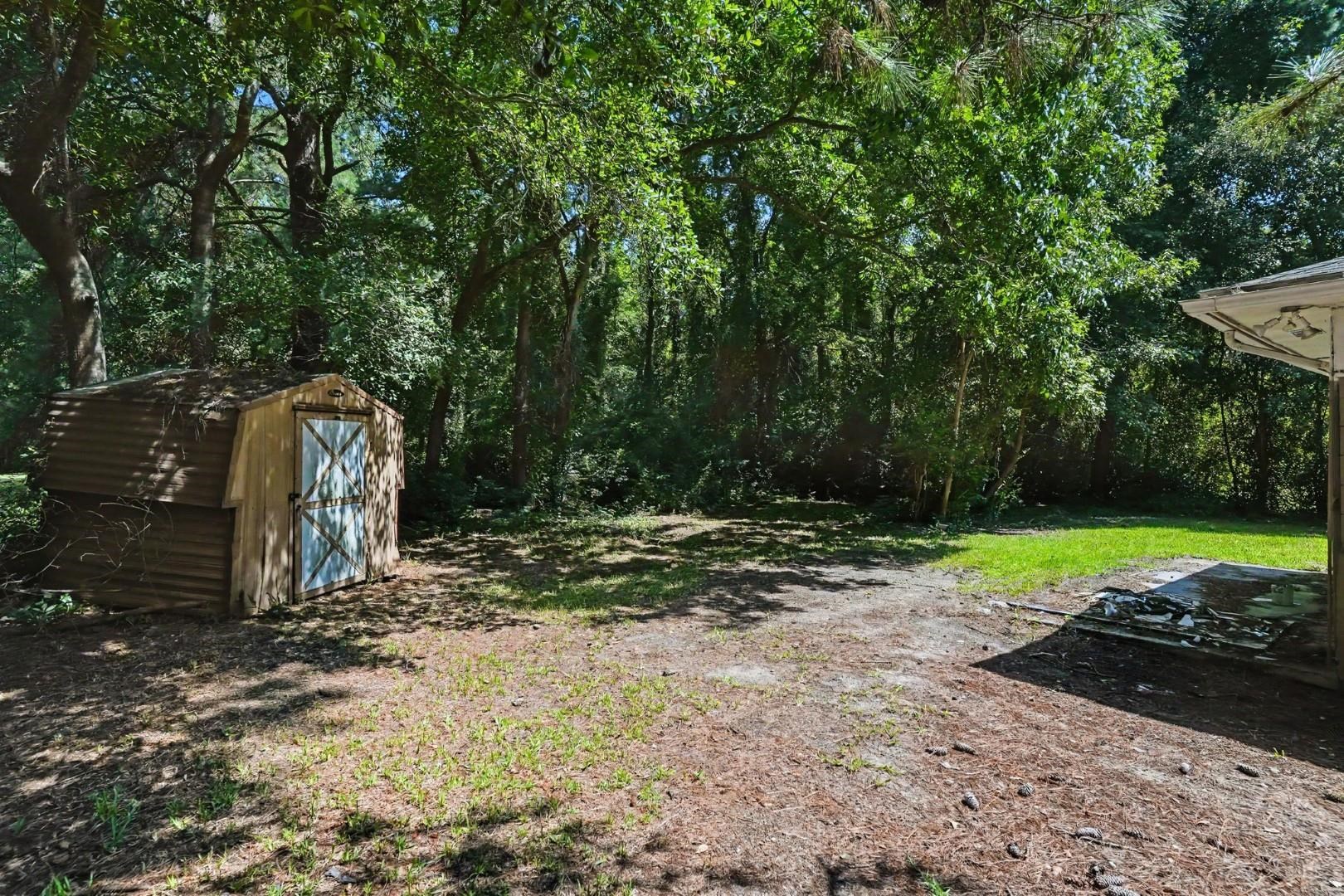 411 E Wine St. Property Photo 22