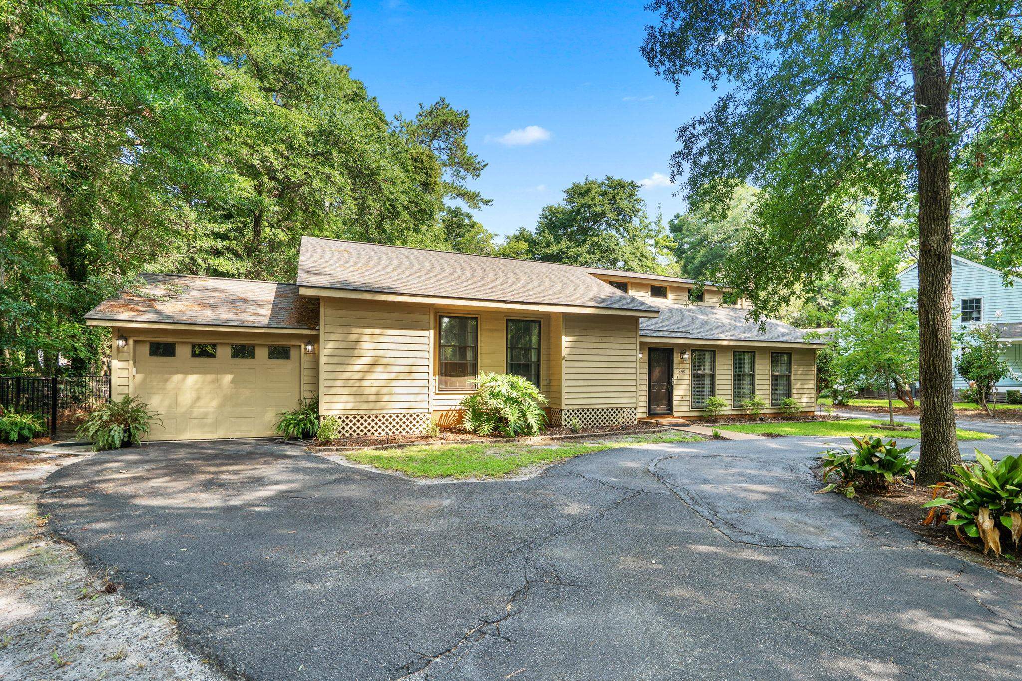 840 Little Creek Rd. Property Photo 1