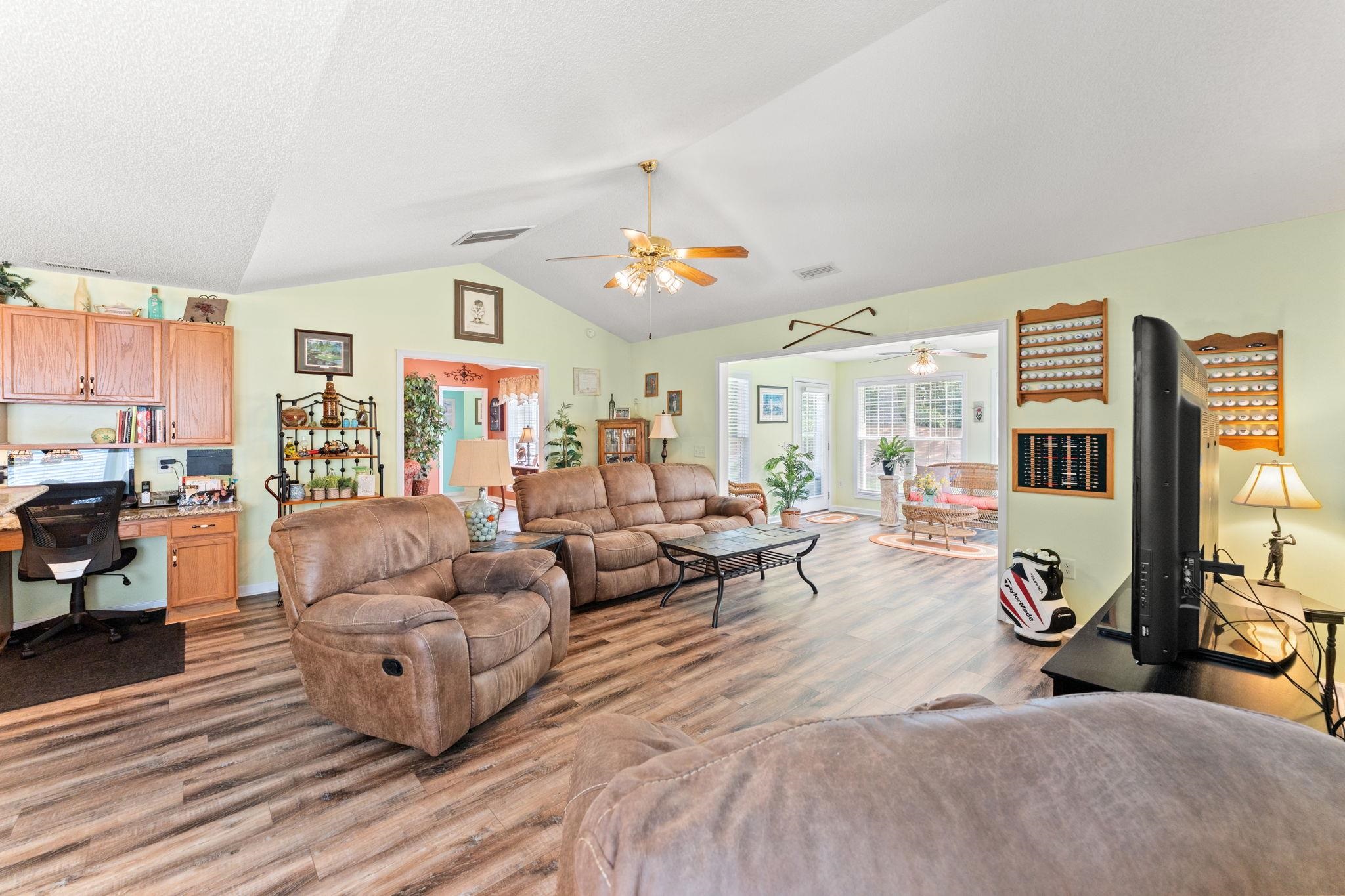 864 Lalton Dr. Property Photo 8