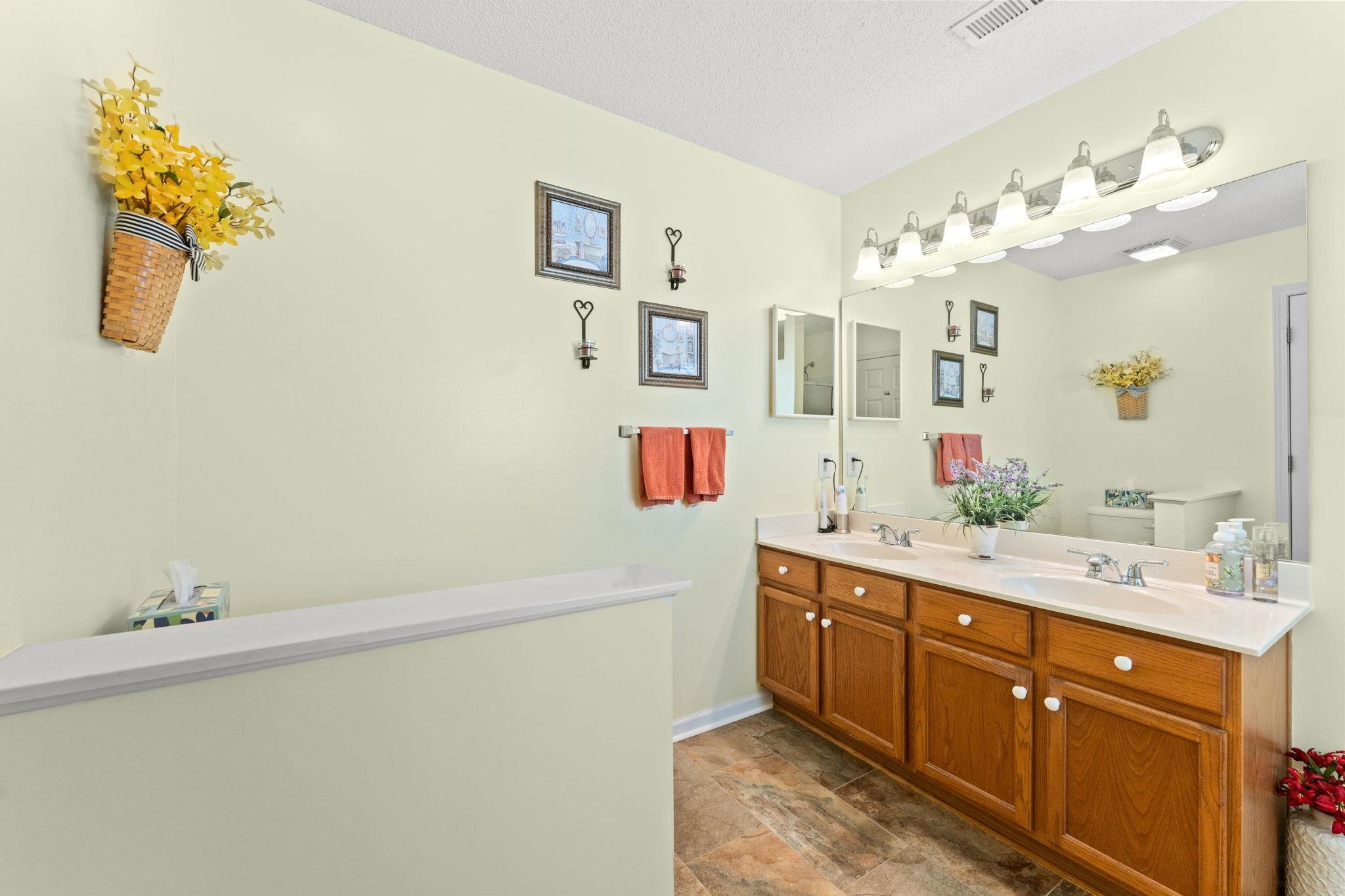 864 Lalton Dr. Property Photo 12