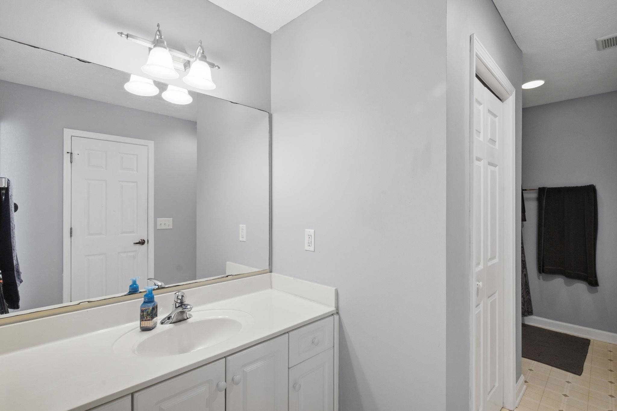 309 Meadowside Dr. Property Photo 28