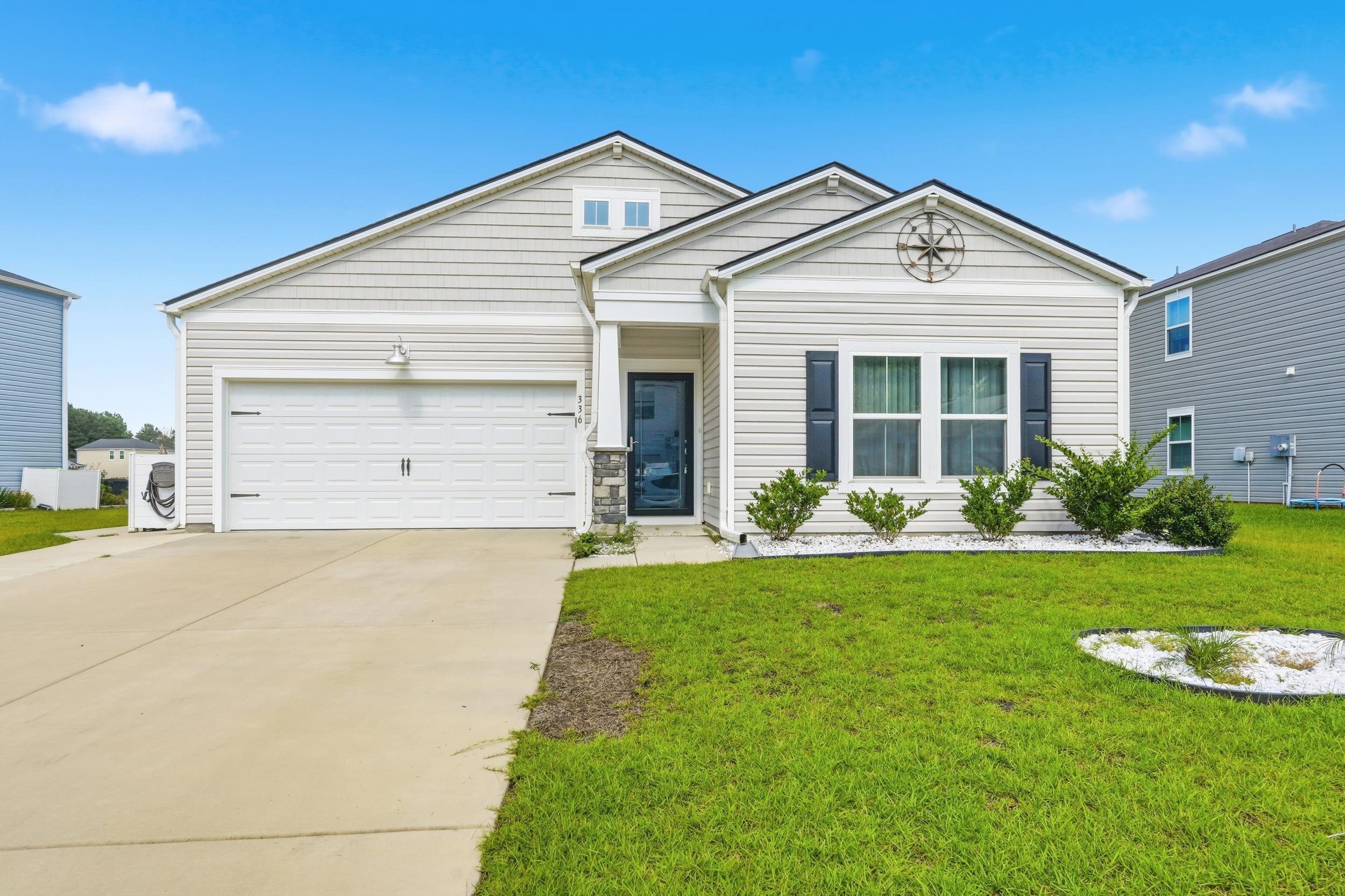 336 Fennec Loop Property Photo 1
