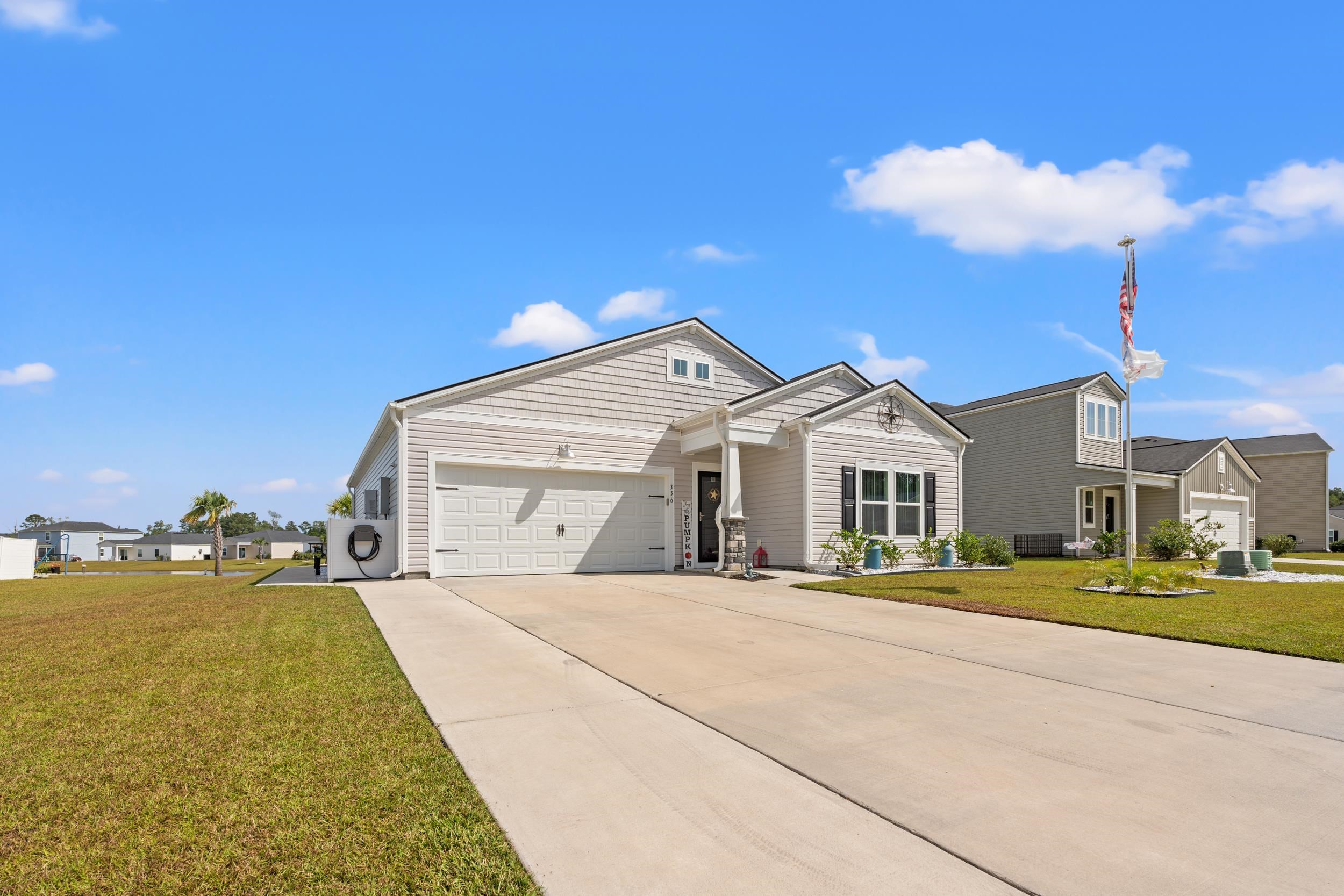336 Fennec Loop Property Photo 4