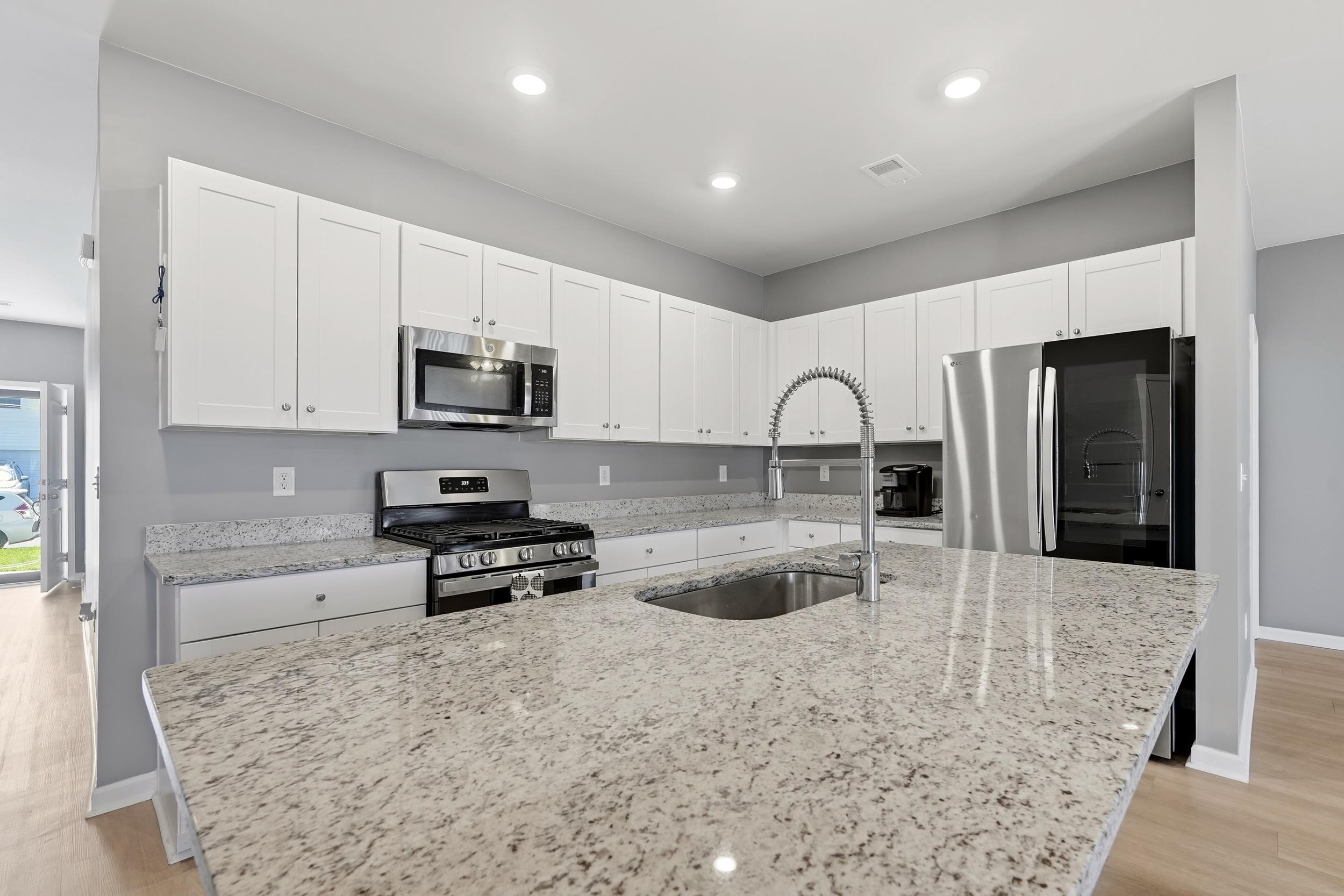 336 Fennec Loop Property Photo 6