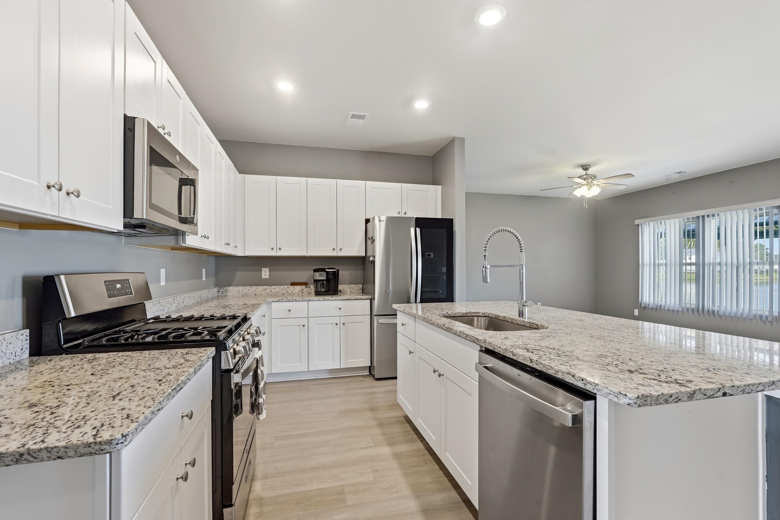 336 Fennec Loop Property Photo 8