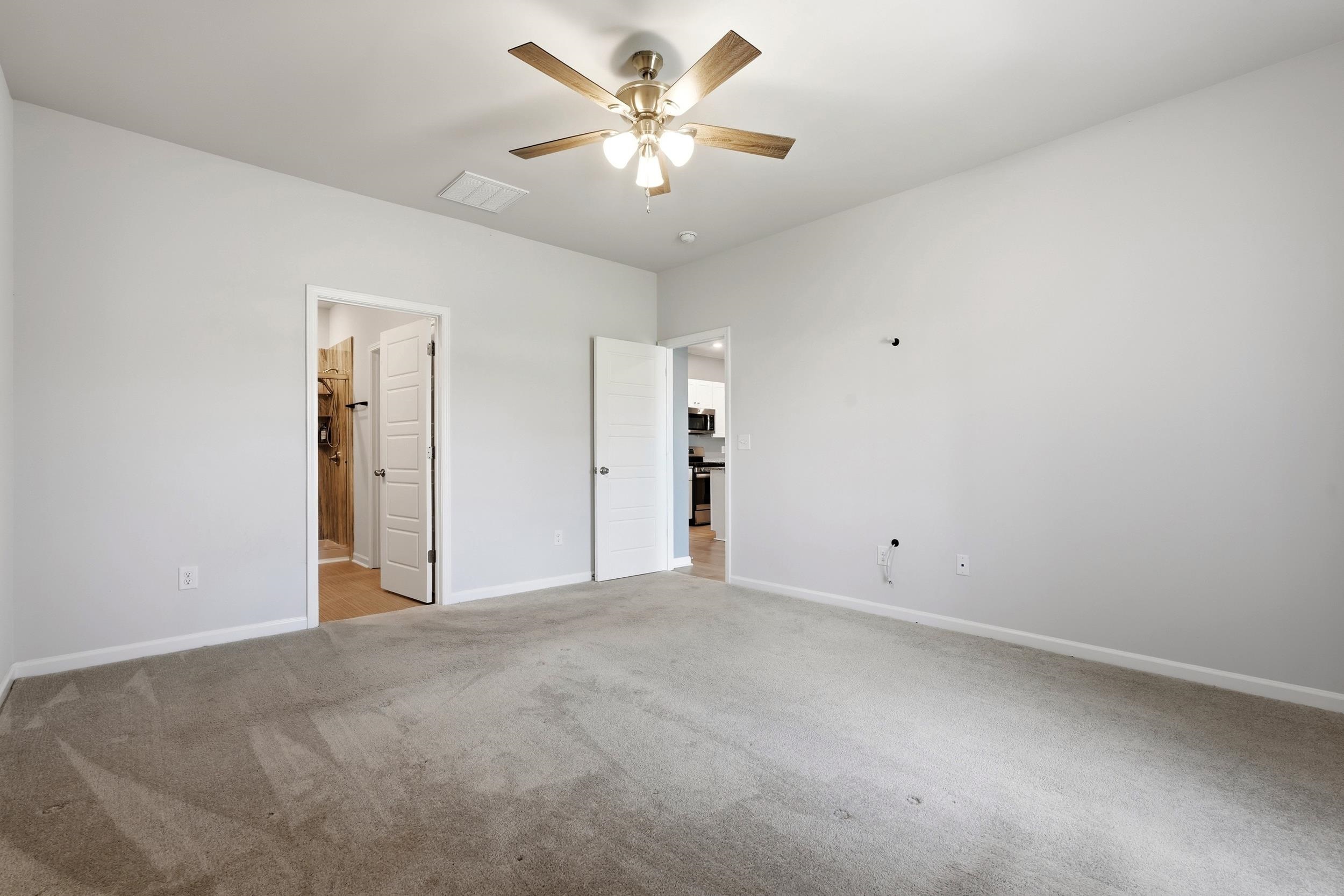 336 Fennec Loop Property Photo 12