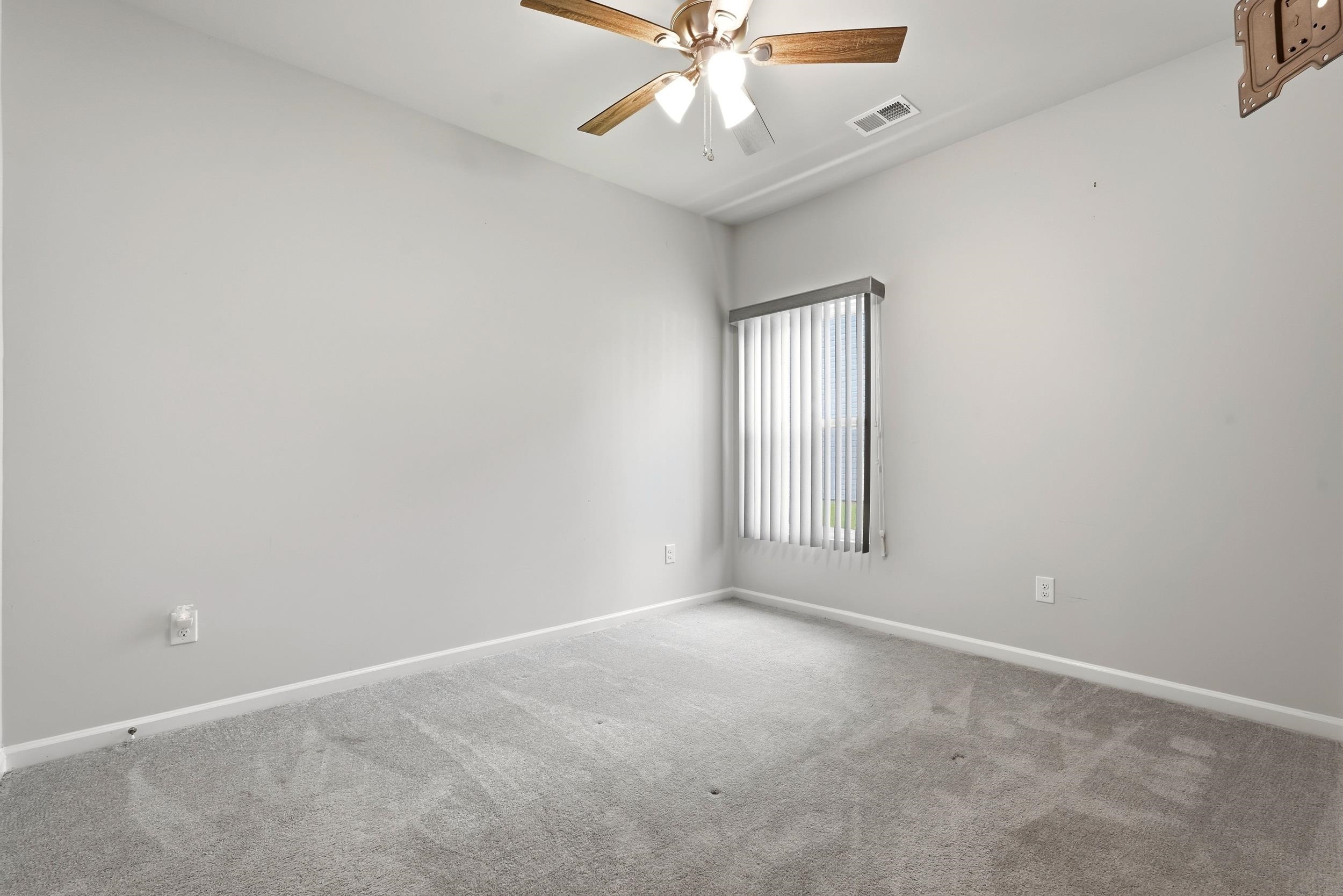 336 Fennec Loop Property Photo 16