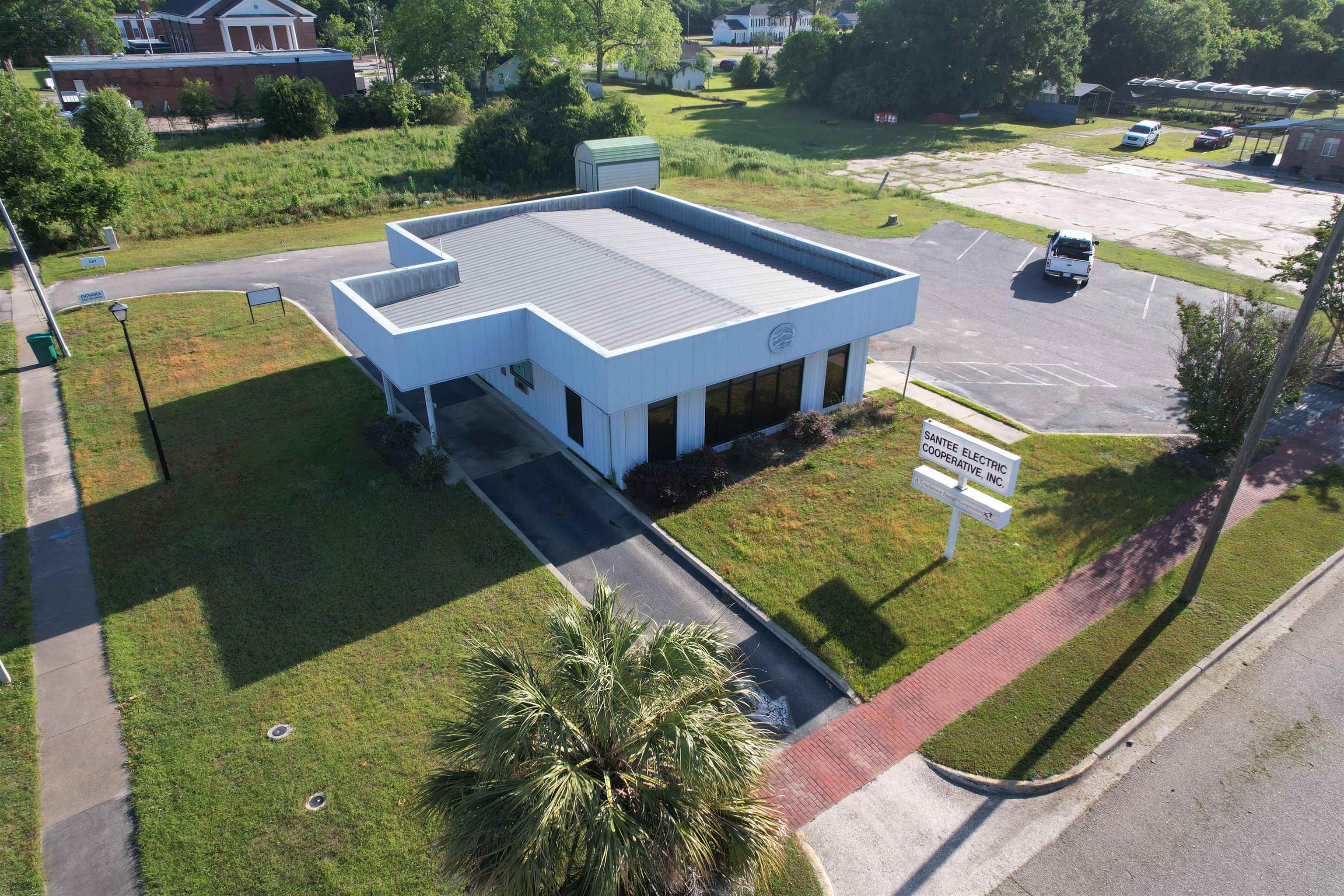 202 E Broad St. Property Photo 4