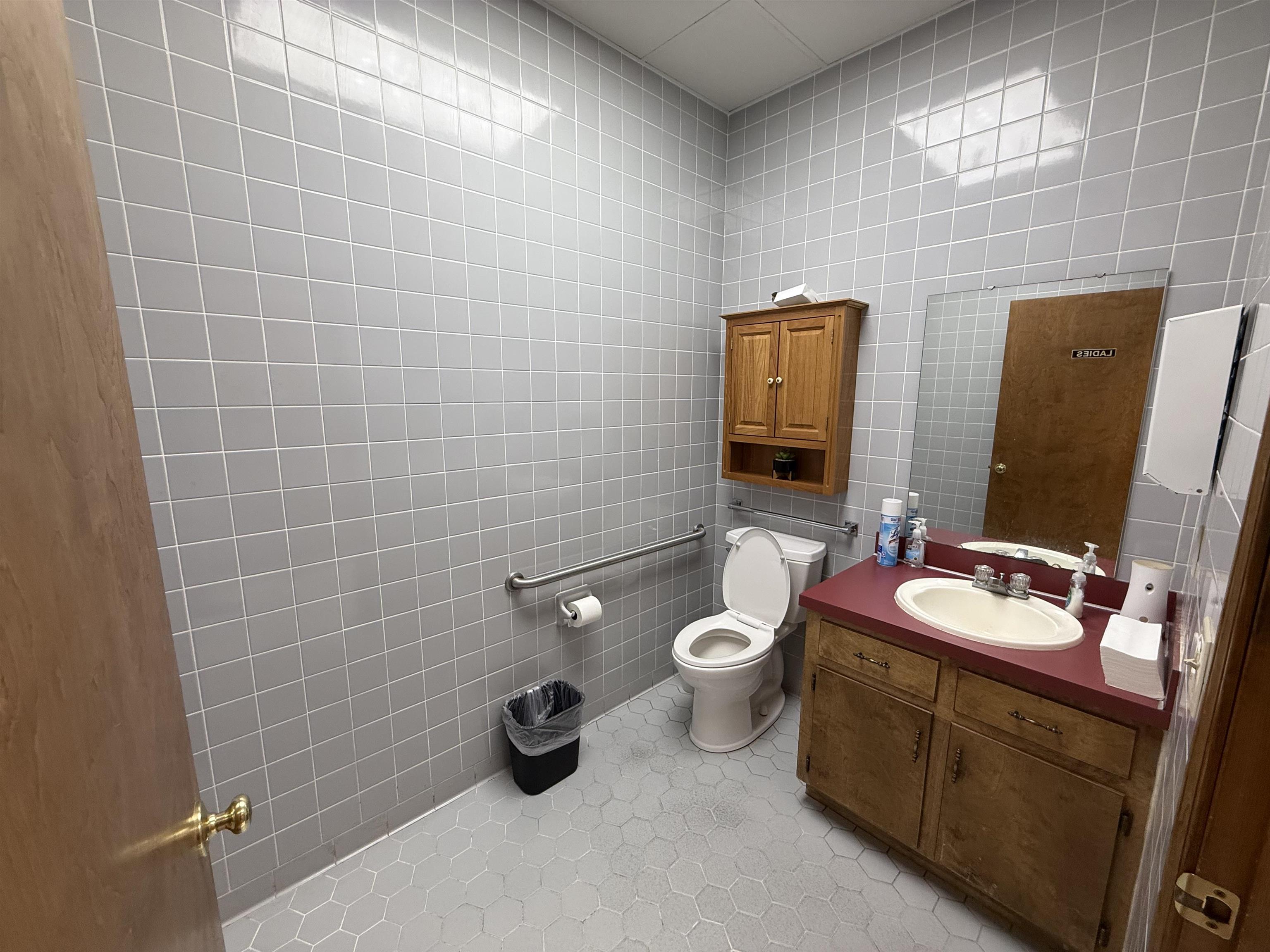 202 E Broad St. Property Photo 17