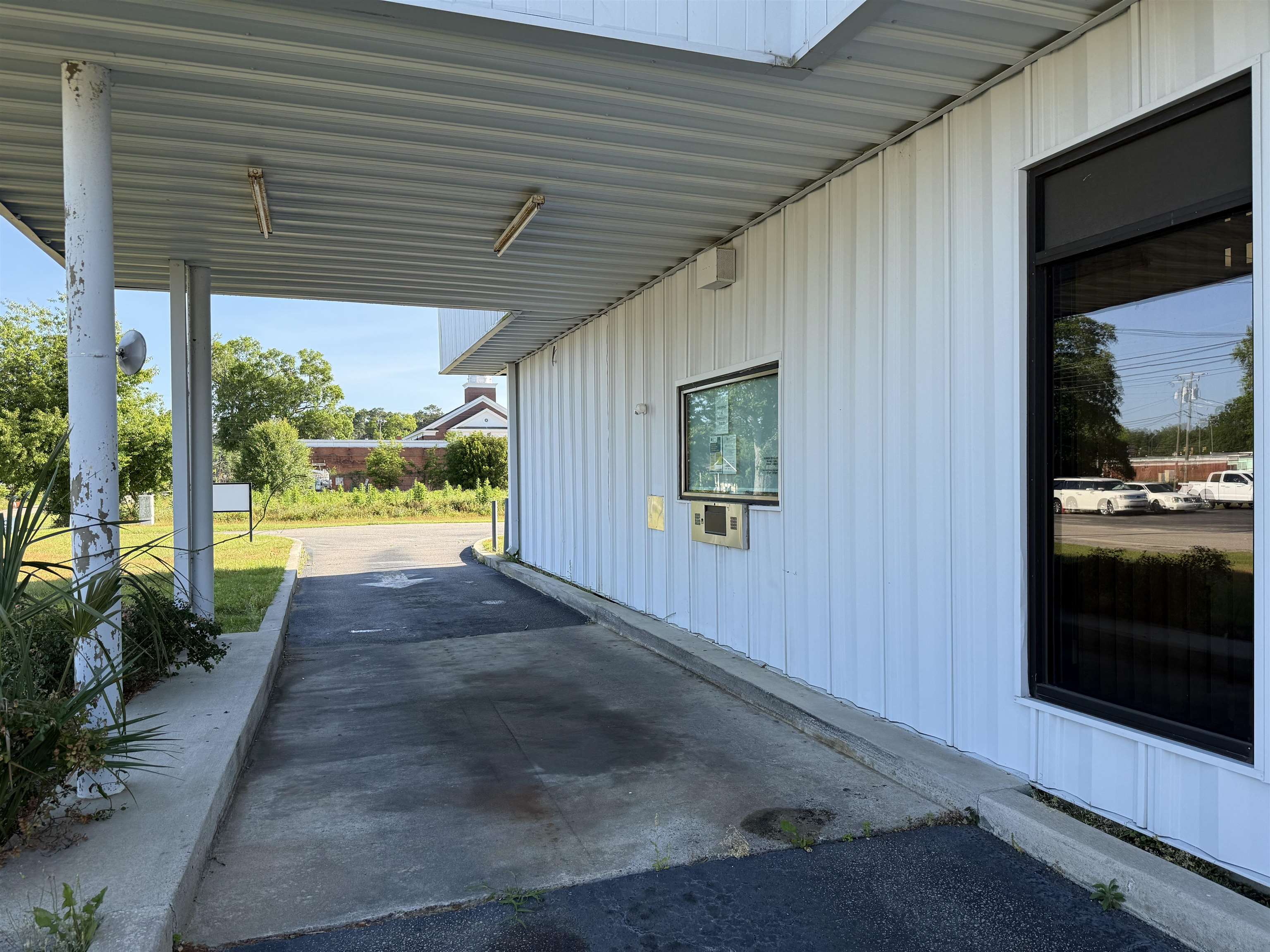 202 E Broad St. Property Photo 23