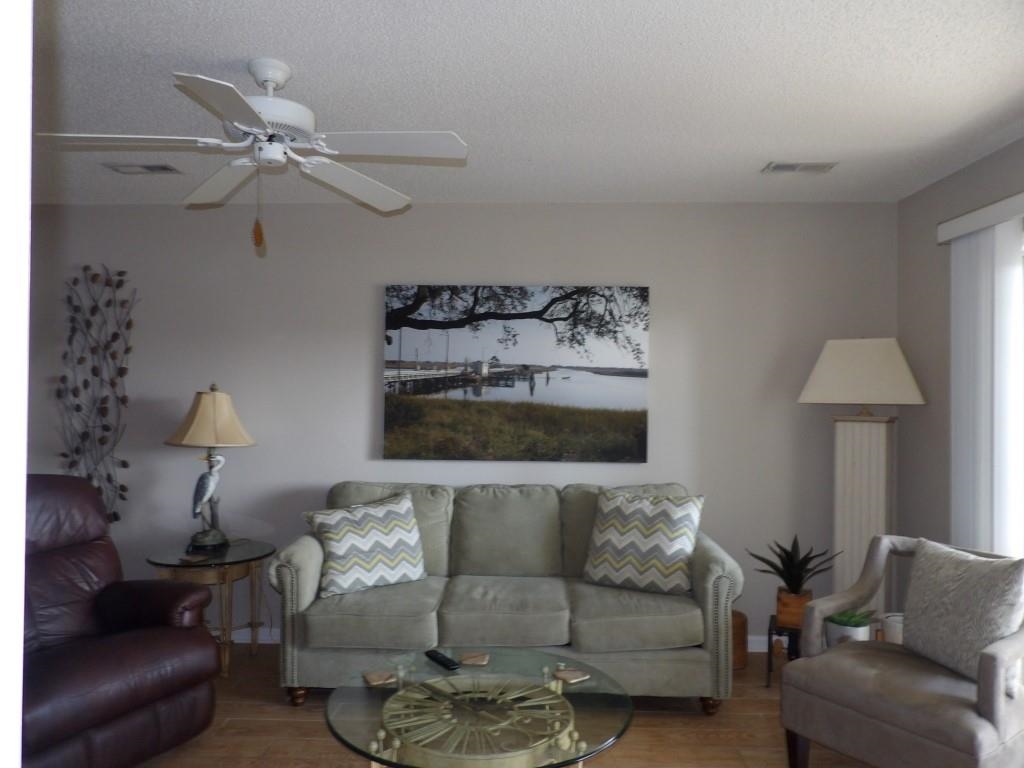 4622 Greenbriar Dr. Property Photo 5