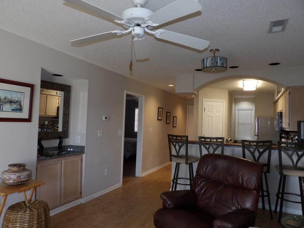 4622 Greenbriar Dr. Property Photo 7
