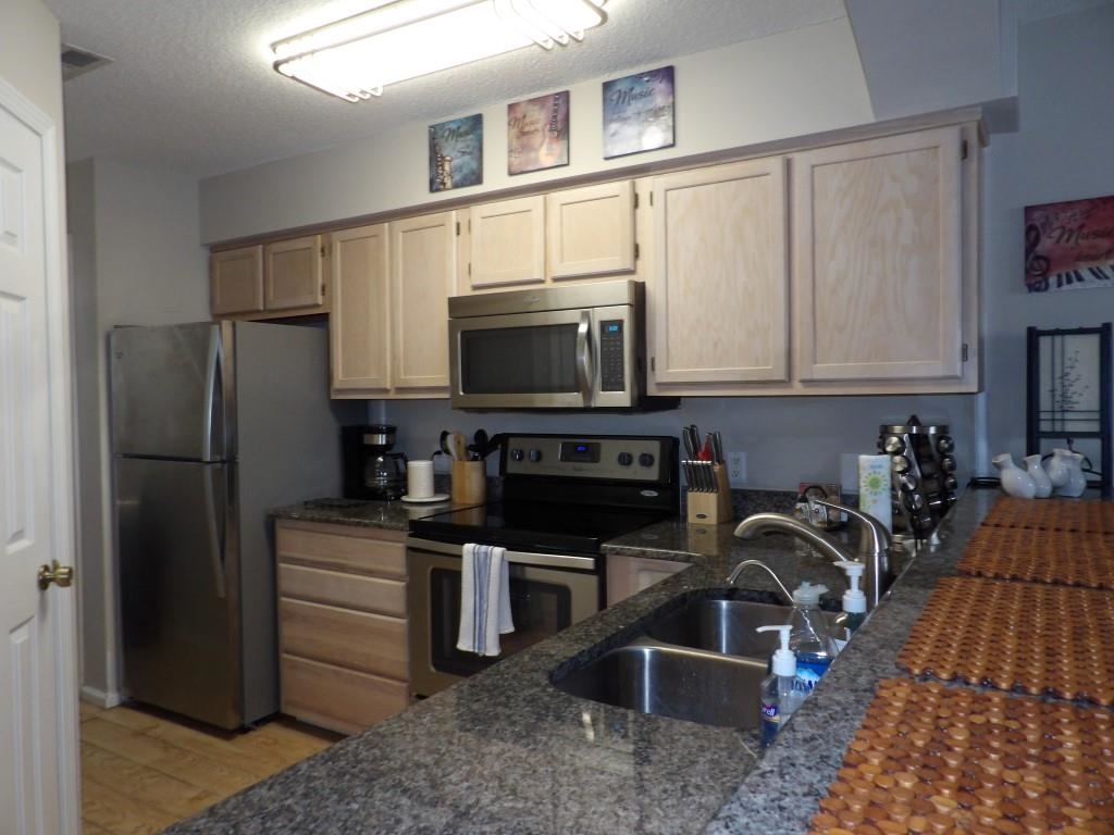 4622 Greenbriar Dr. Property Photo 9