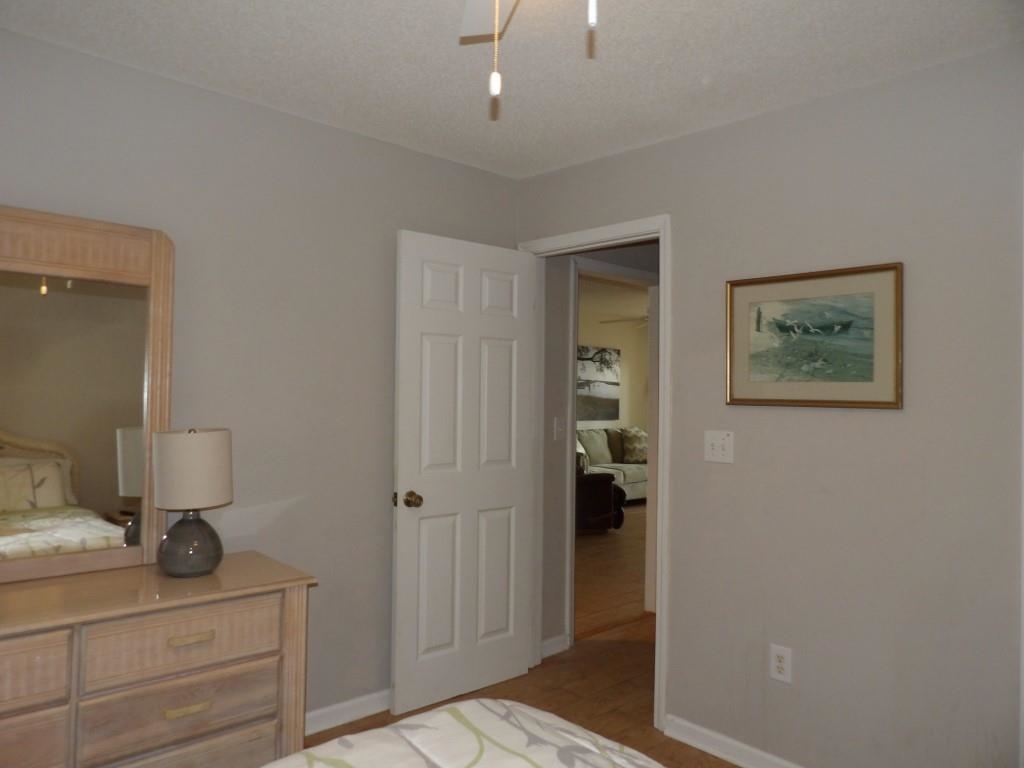 4622 Greenbriar Dr. Property Photo 22