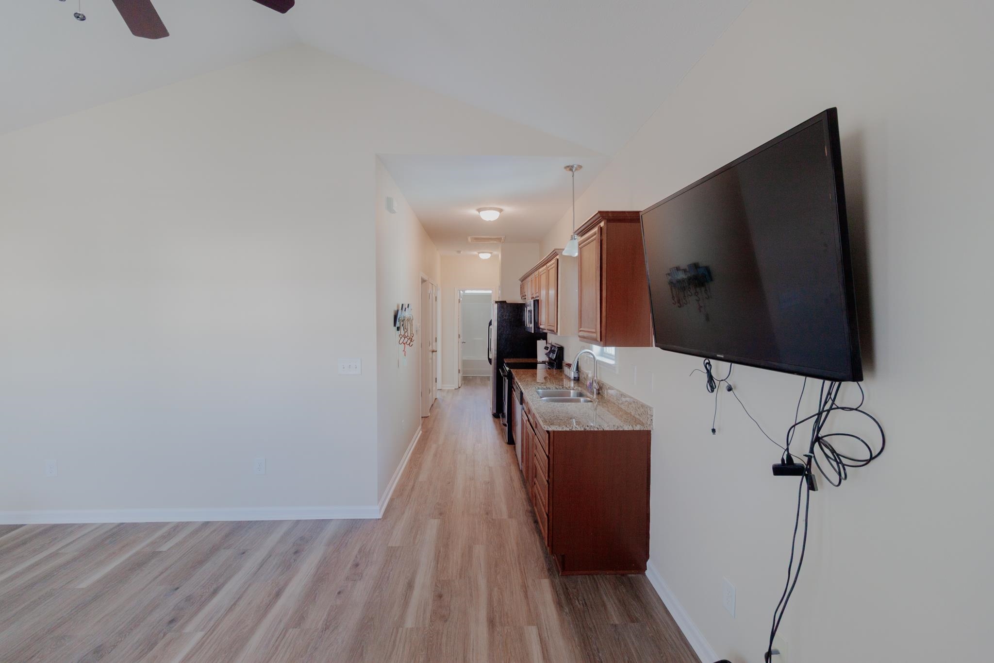 605 Surfsong Way Property Photo 6
