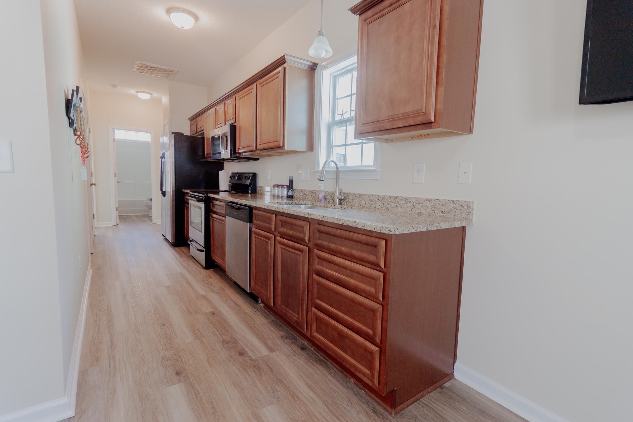605 Surfsong Way Property Photo 8