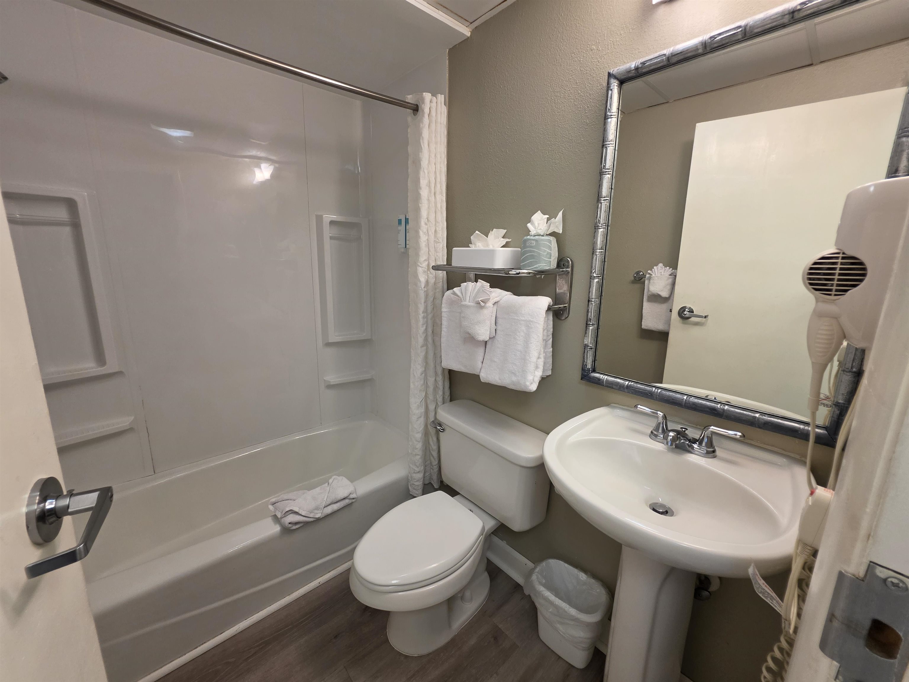 5200 North Ocean Blvd. Property Photo 4