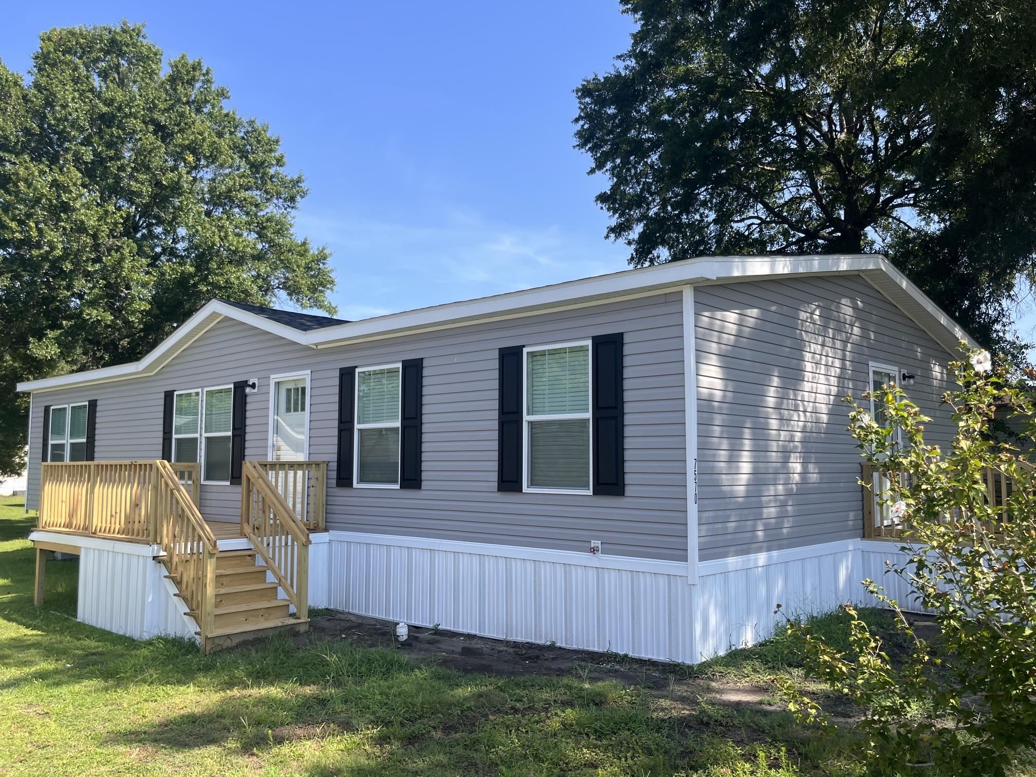 7570 Aubrey Ln. Property Photo 2