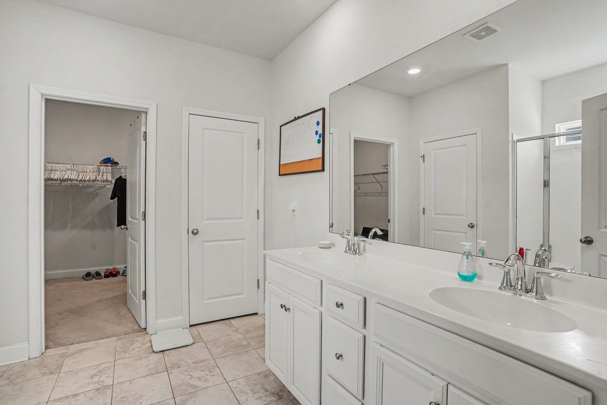 4467 Girvan Dr. Property Photo 22