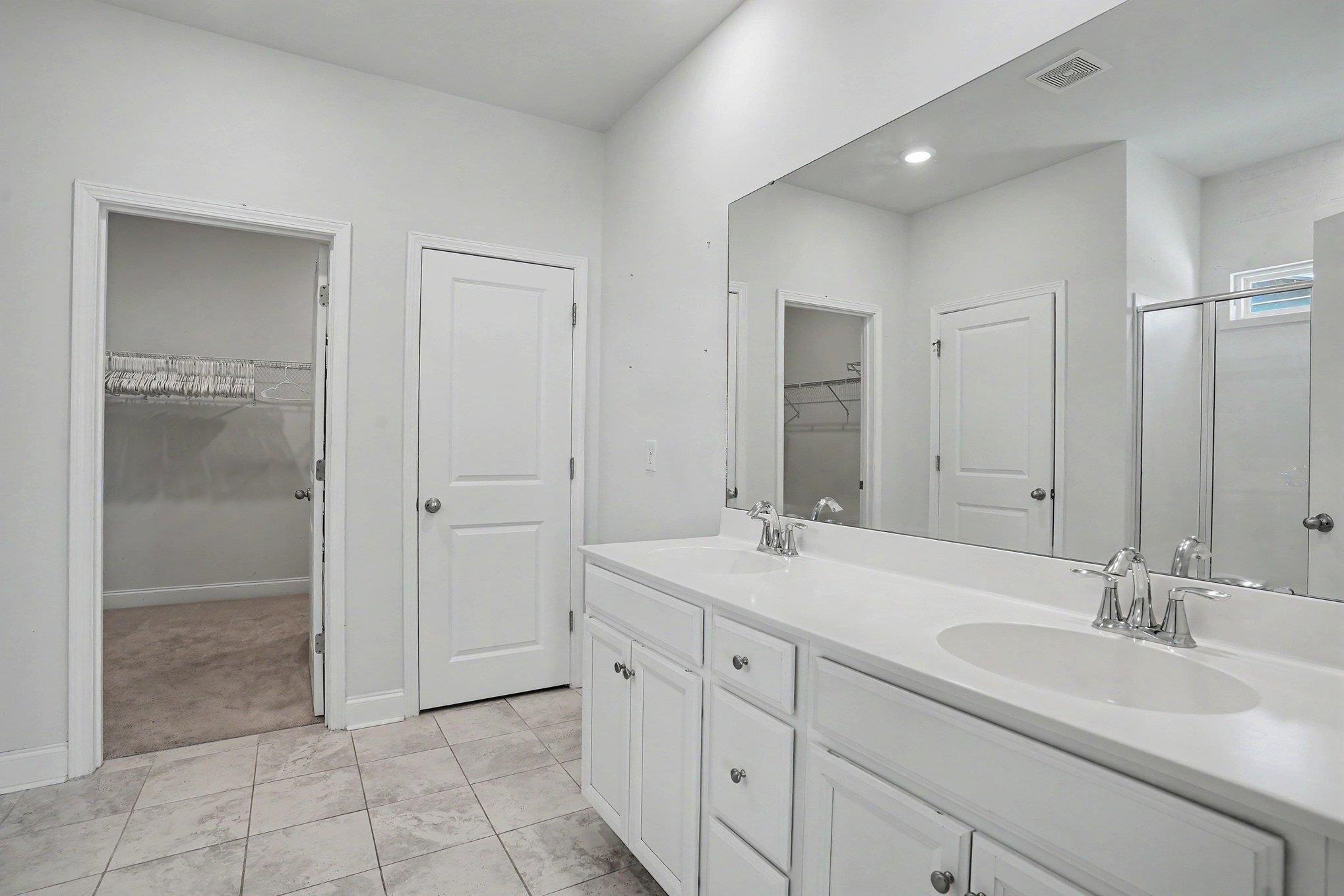 4467 Girvan Dr. Property Photo 24