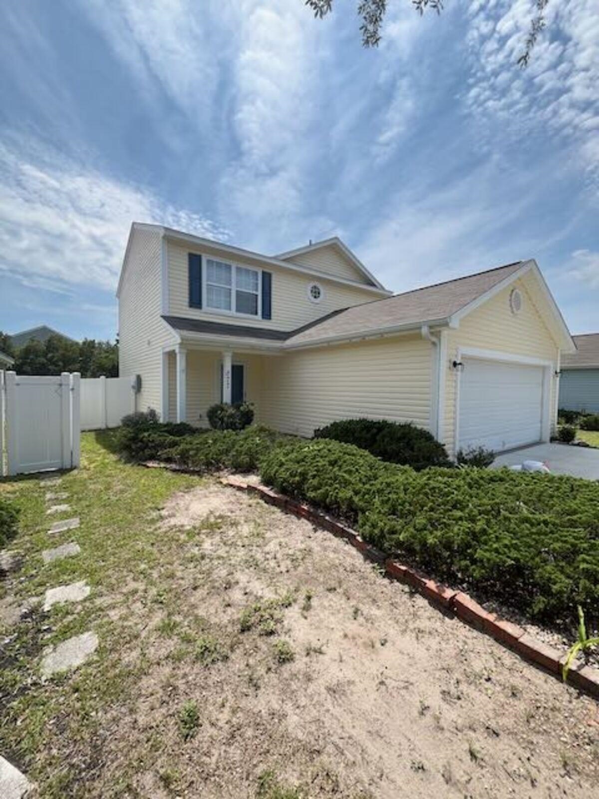 877 Silvercrest Dr. Property Photo 2