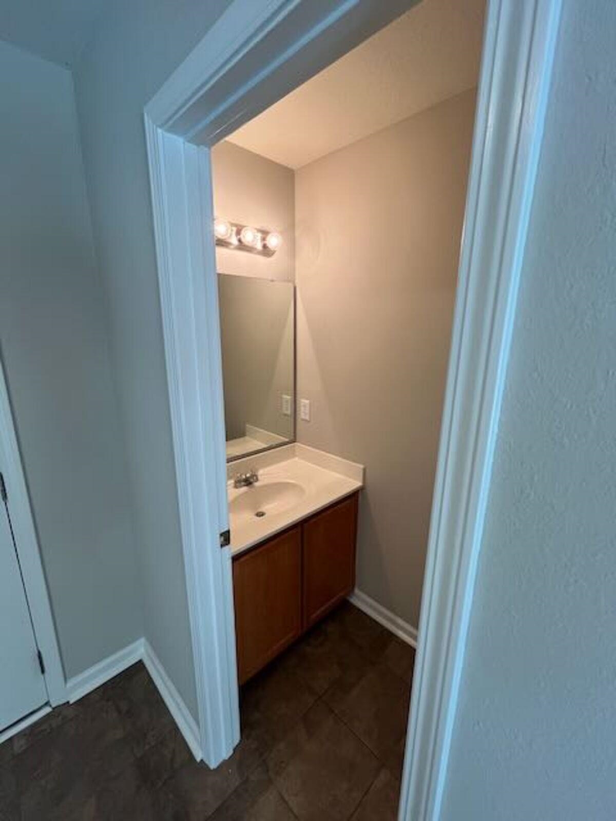 877 Silvercrest Dr. Property Photo 9