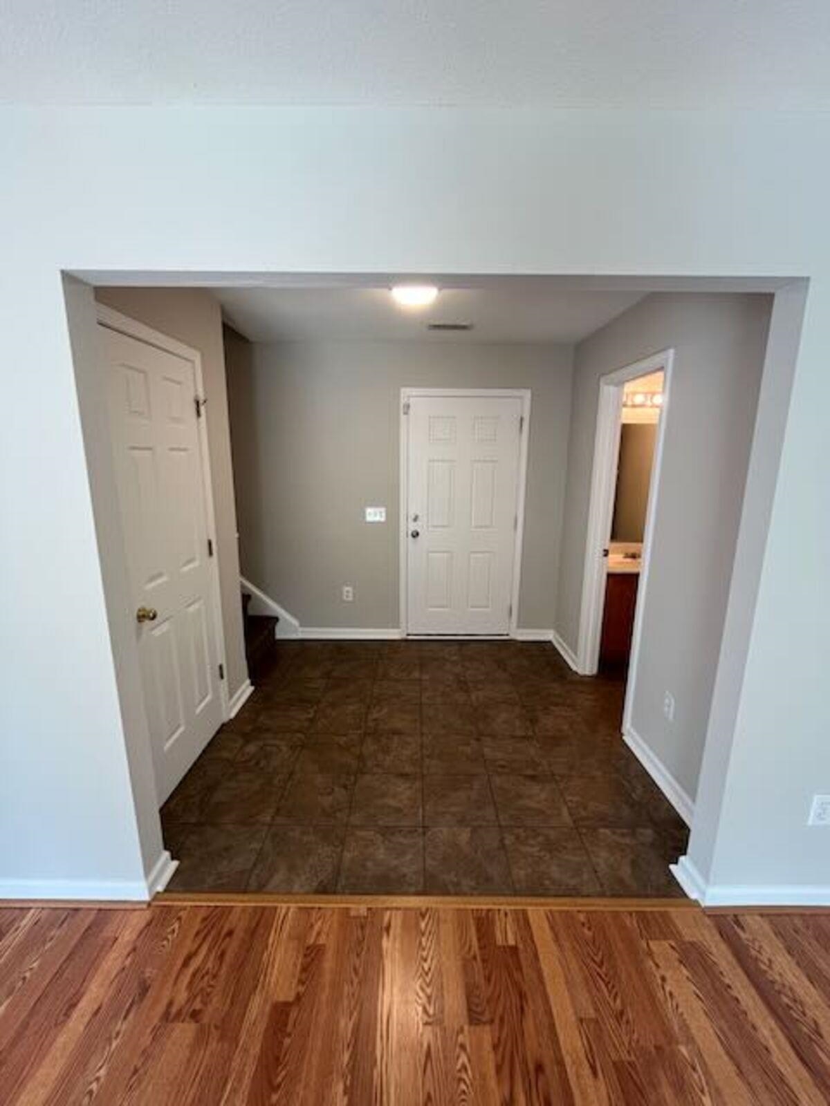 877 Silvercrest Dr. Property Photo 14