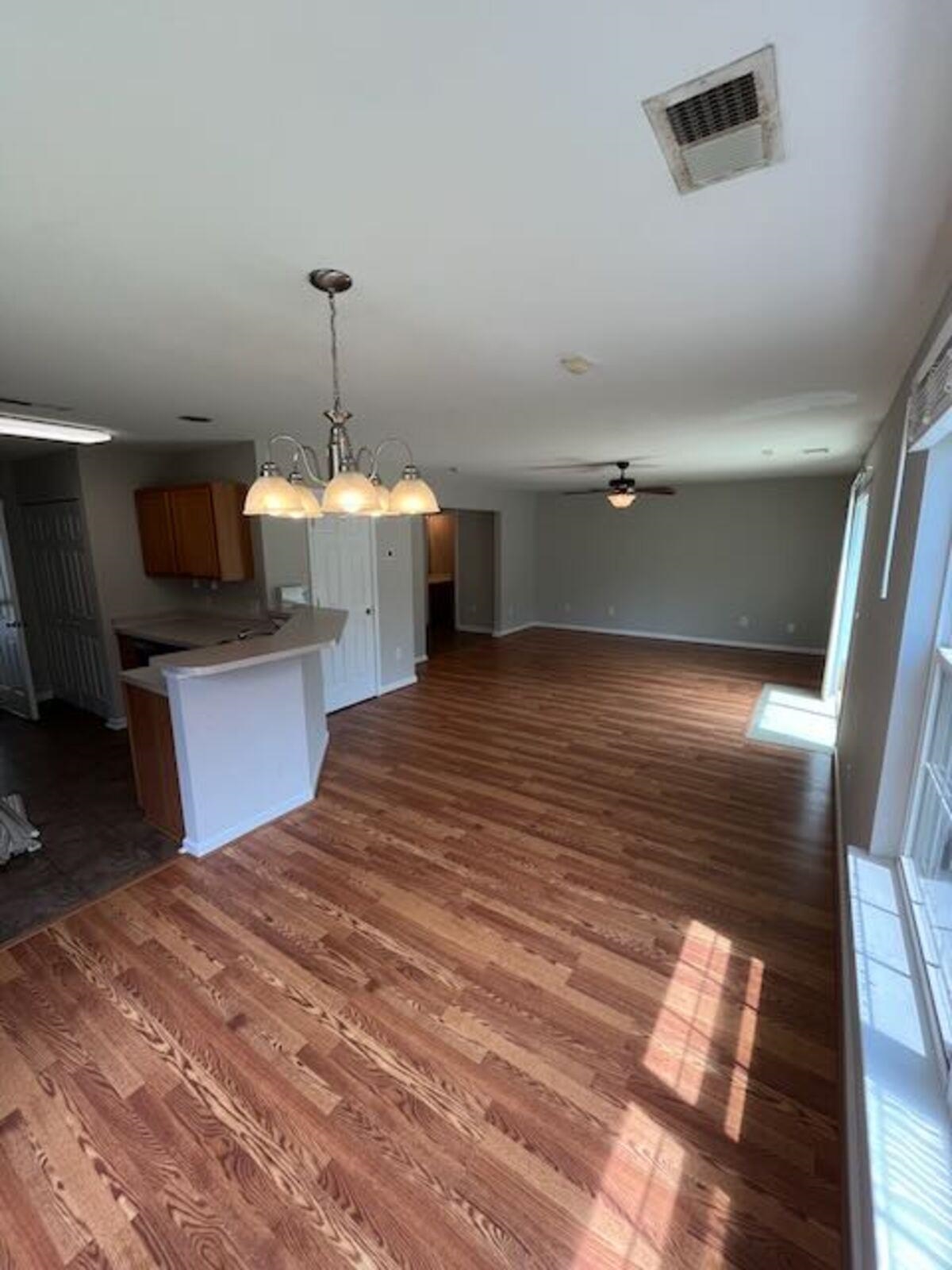 877 Silvercrest Dr. Property Photo 15