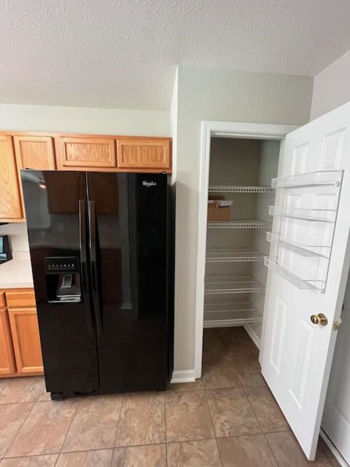 877 Silvercrest Dr. Property Photo 18