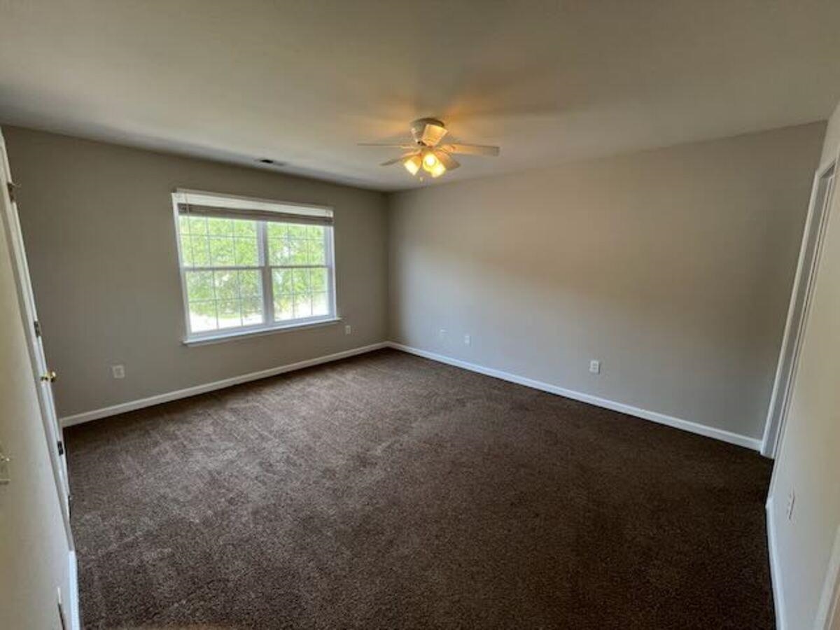 877 Silvercrest Dr. Property Photo 24