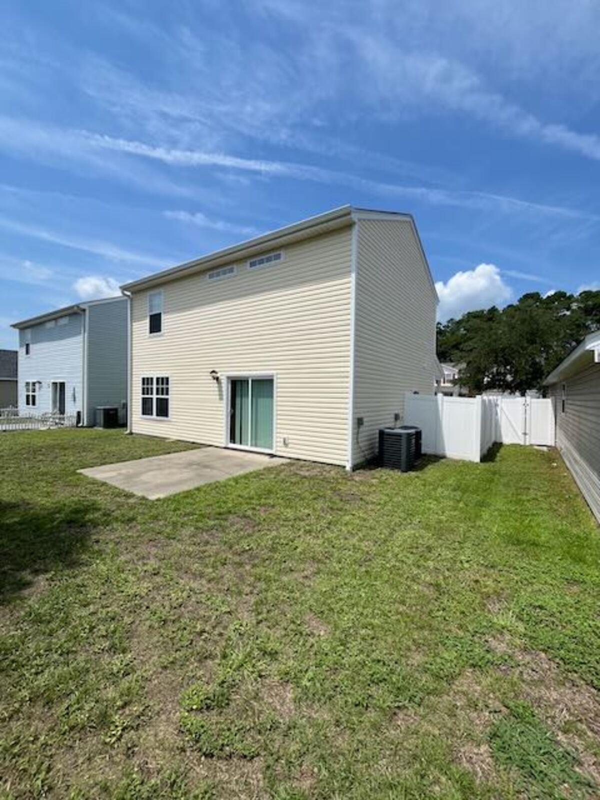 877 Silvercrest Dr. Property Photo 32