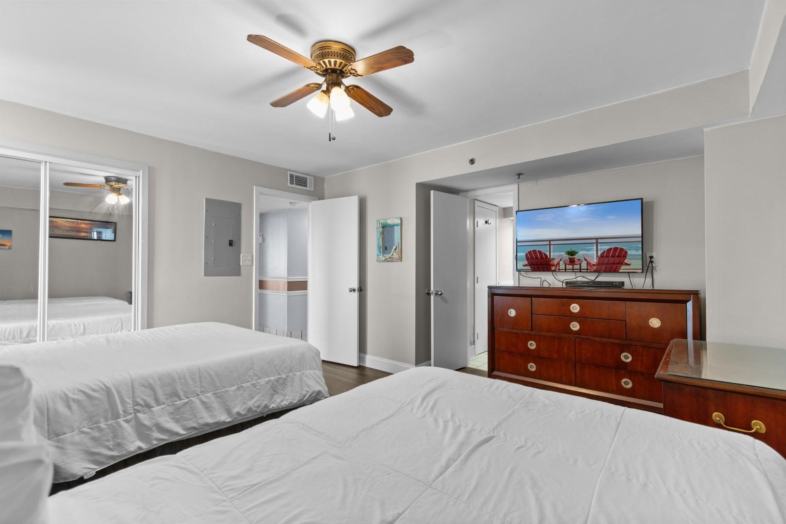9550 Shore Dr. Property Photo 24