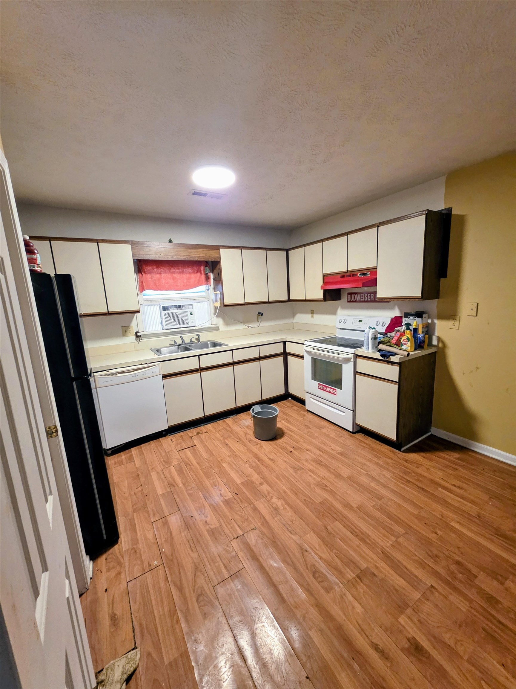 19 Indian Oak Ln. Property Photo 9