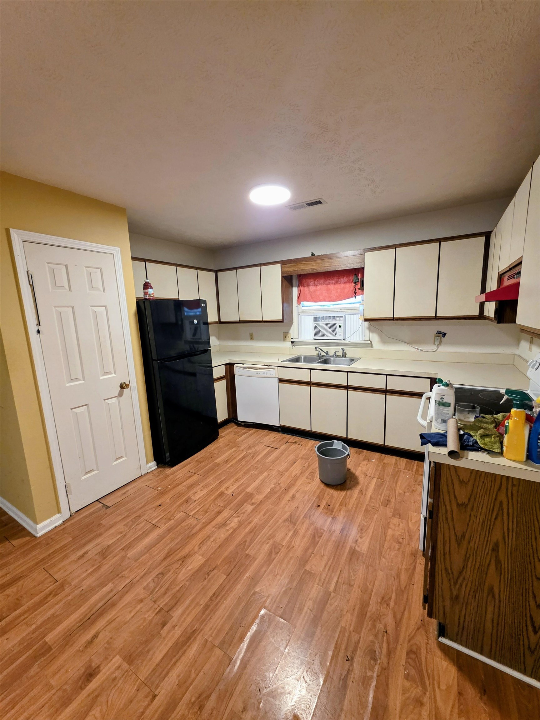 19 Indian Oak Ln. Property Photo 10