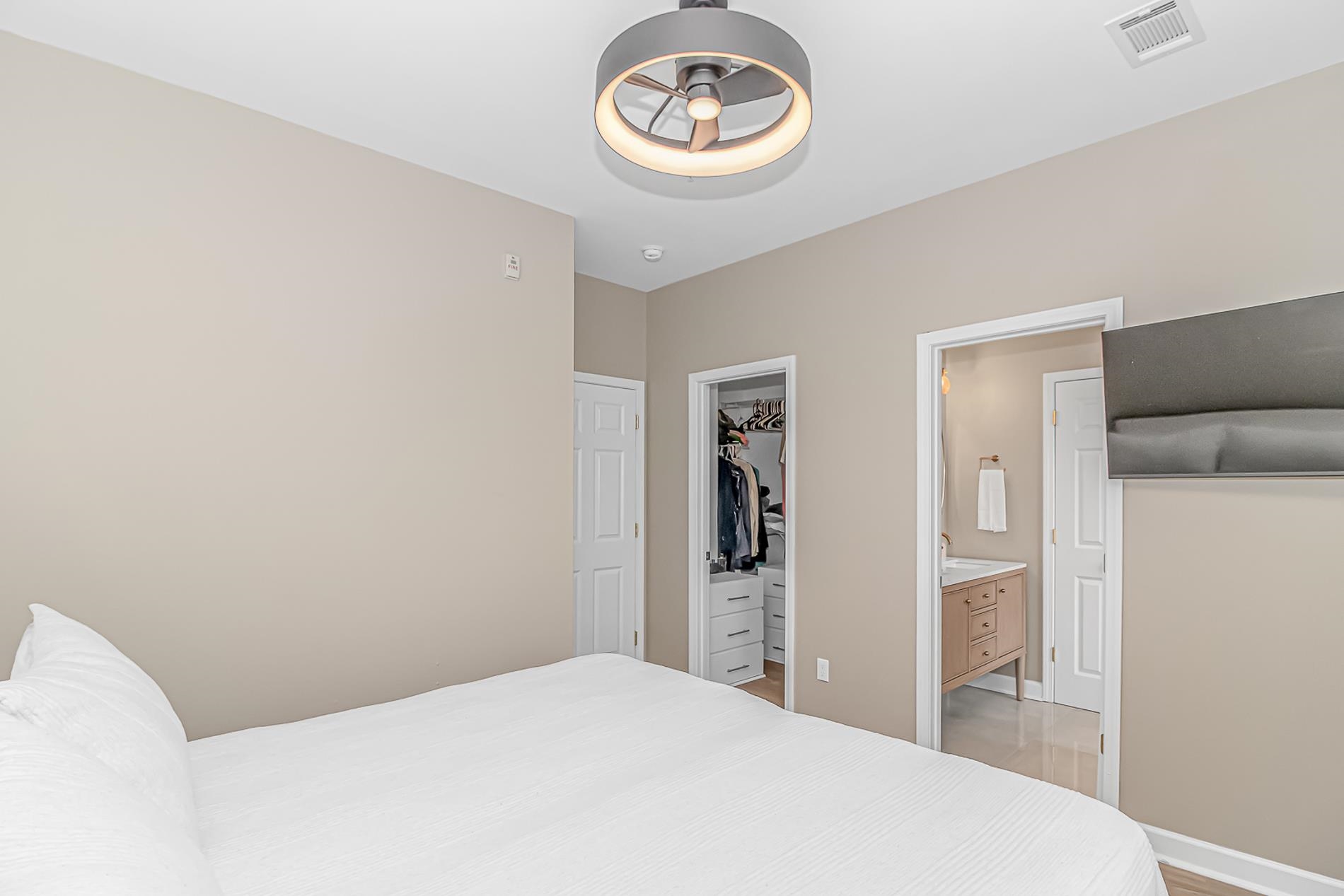 2798 Howard Ave. Property Photo 14