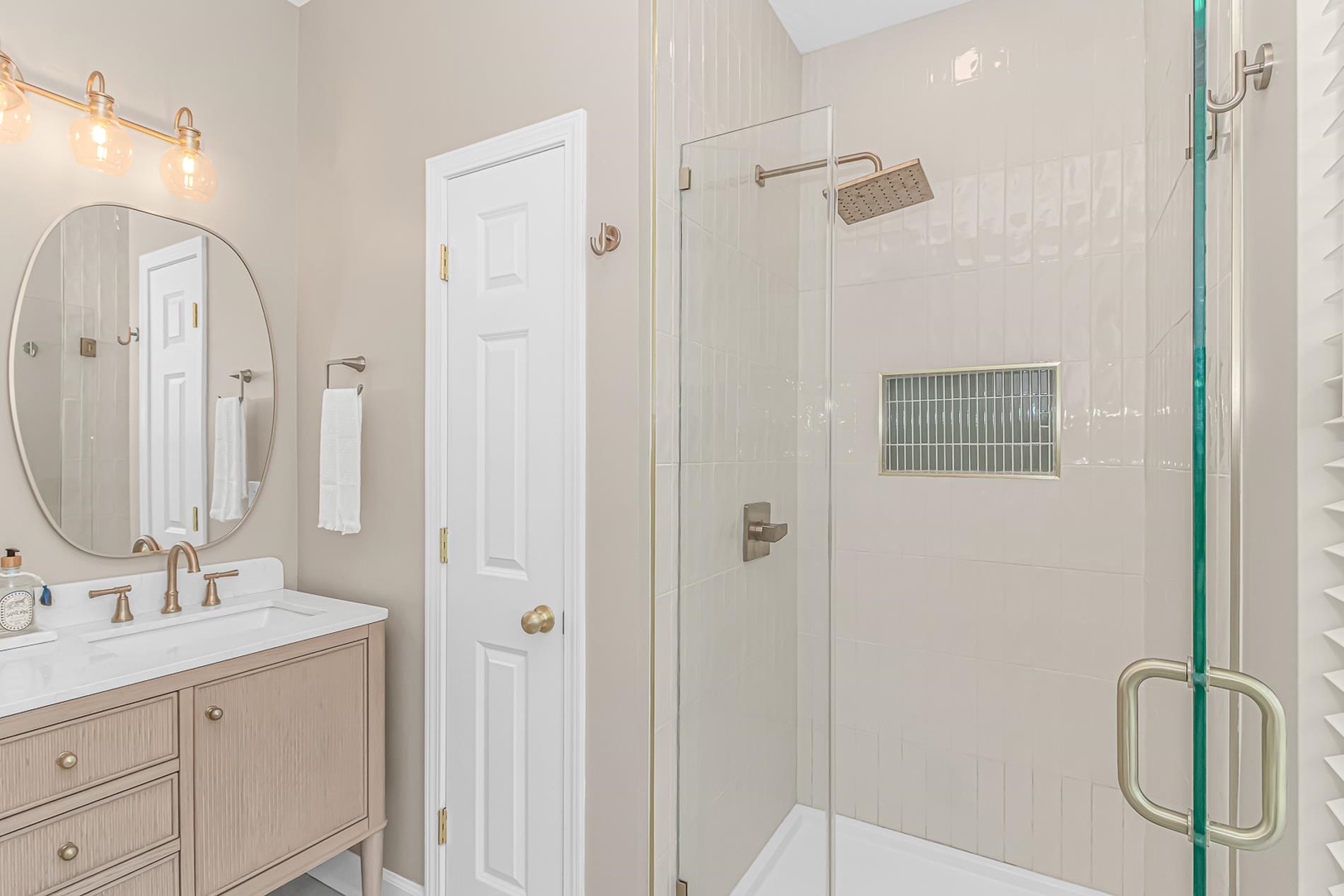 2798 Howard Ave. Property Photo 16