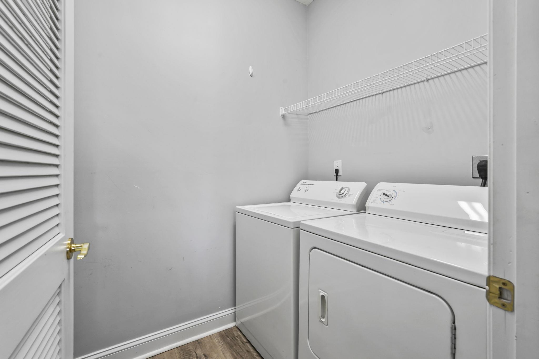 6000 Windsor Green Way Property Photo 11