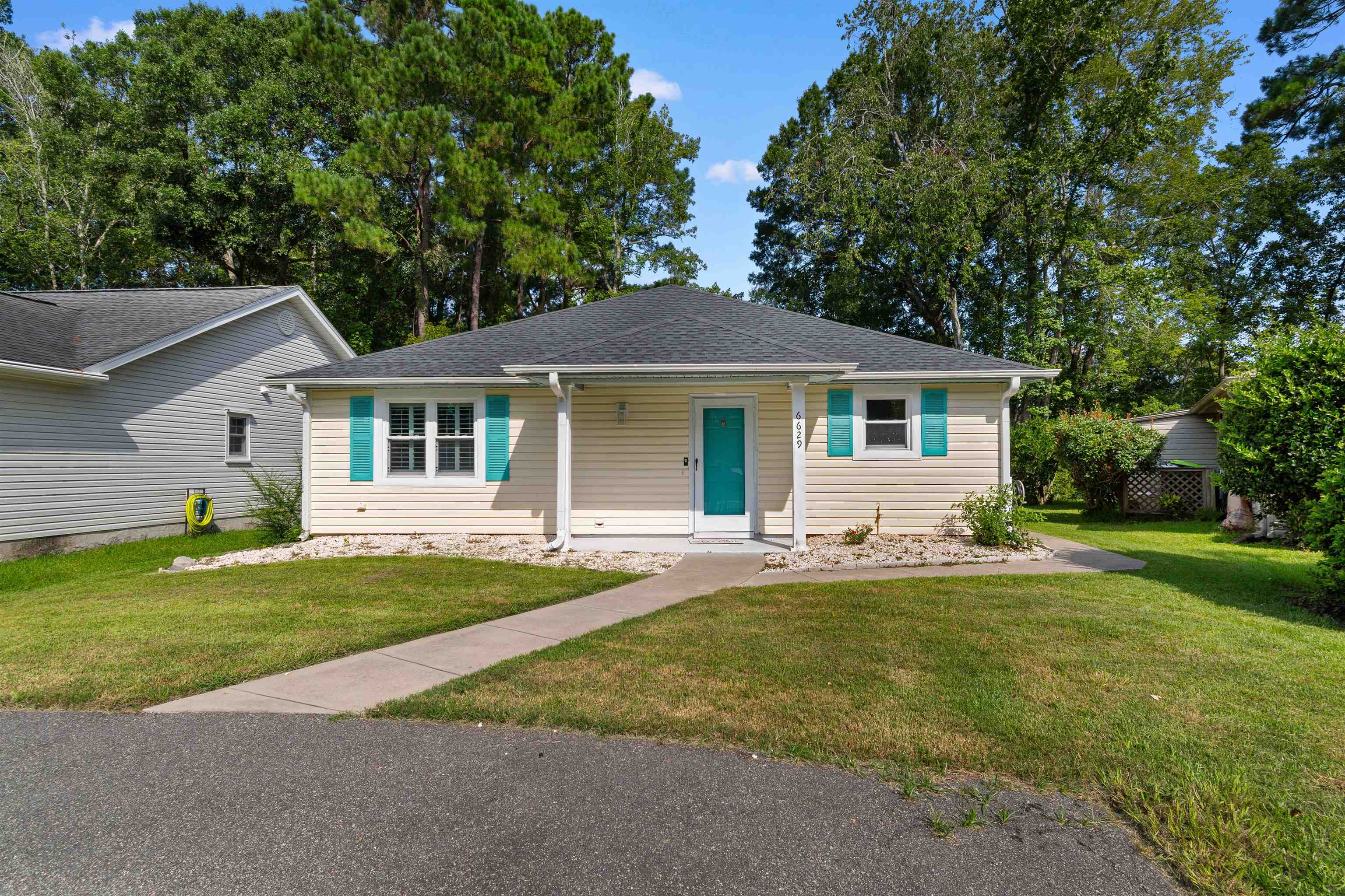 6629 E Sweetbriar Trail Property Photo 1
