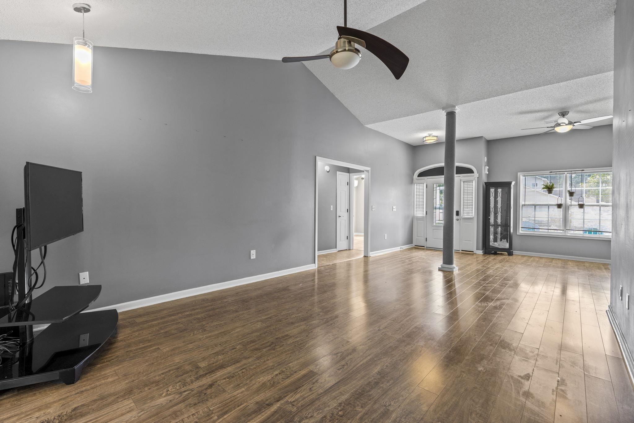 2295 Seaford Dr. Property Photo 9