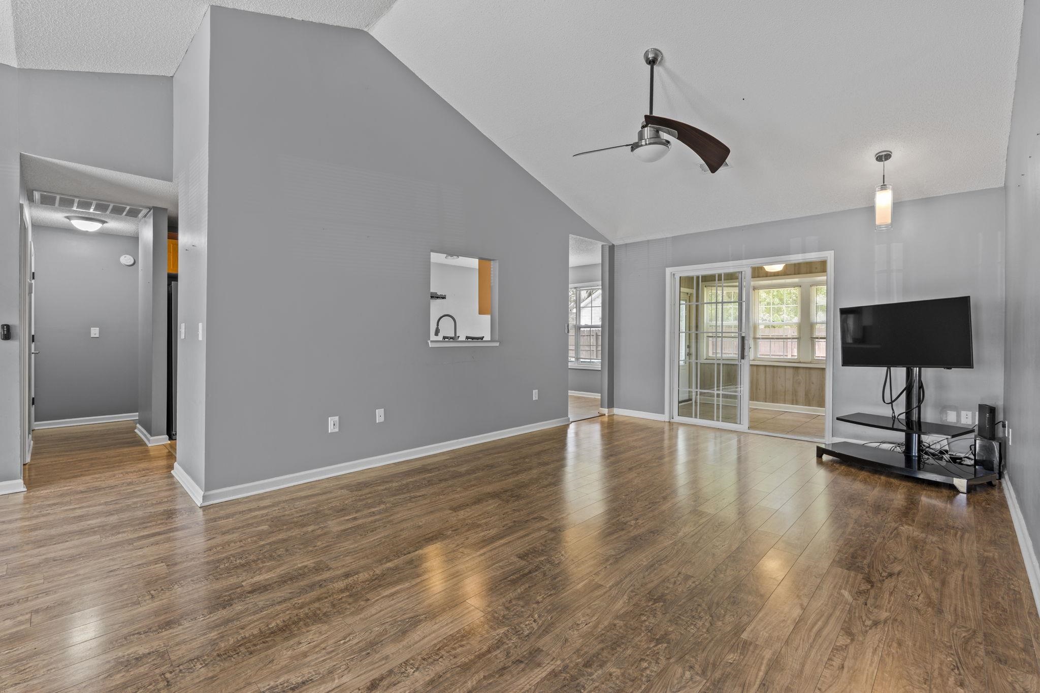 2295 Seaford Dr. Property Photo 13