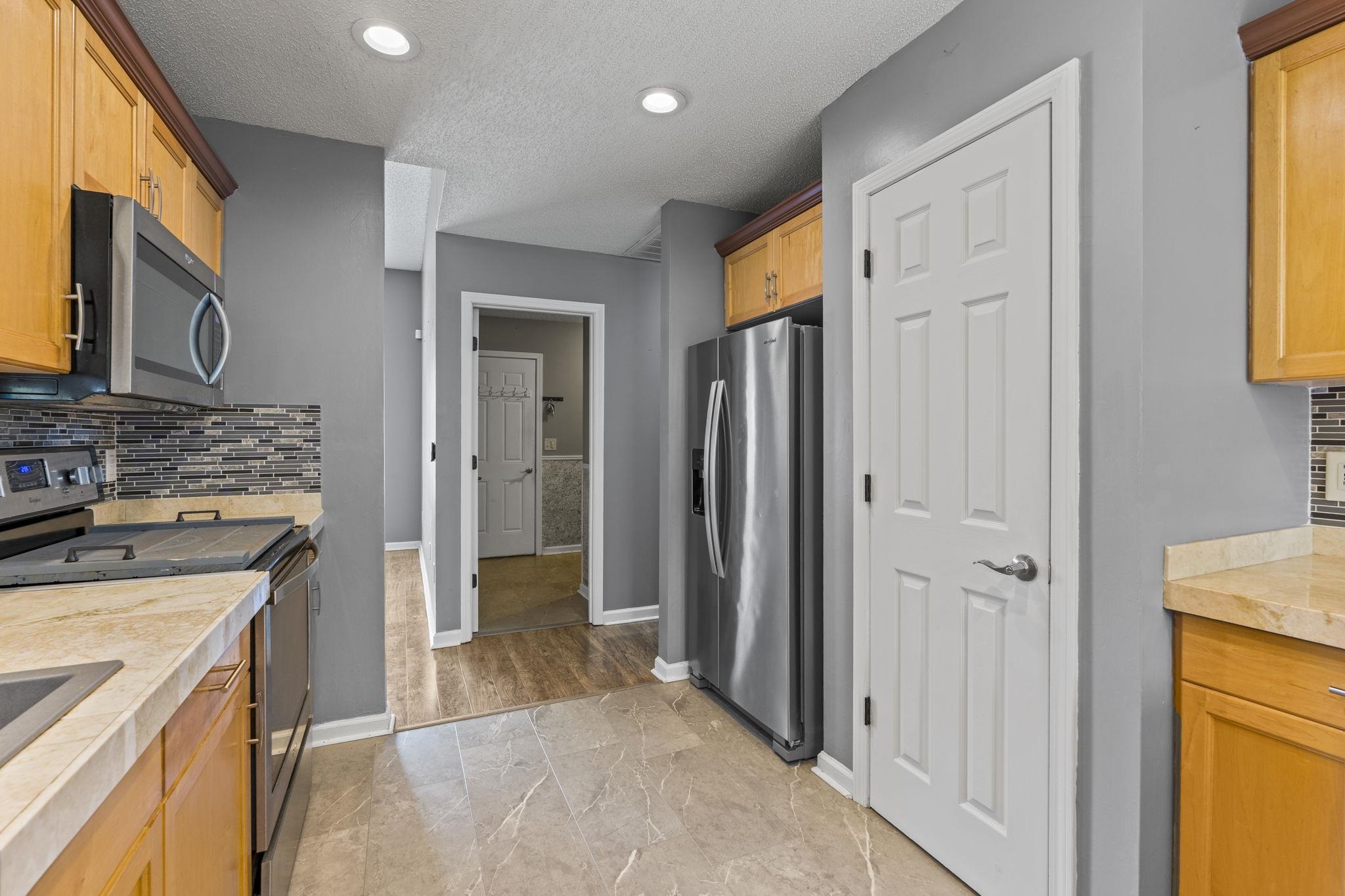 2295 Seaford Dr. Property Photo 15
