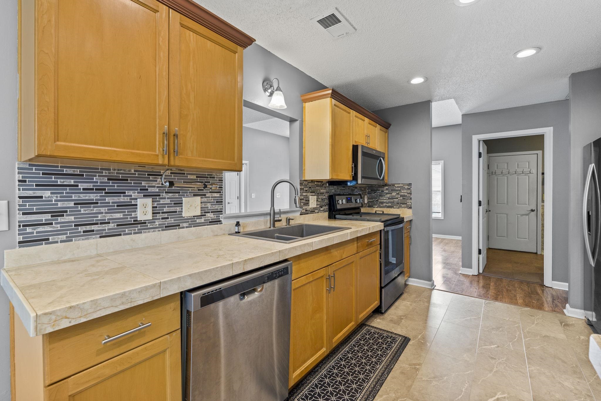 2295 Seaford Dr. Property Photo 16