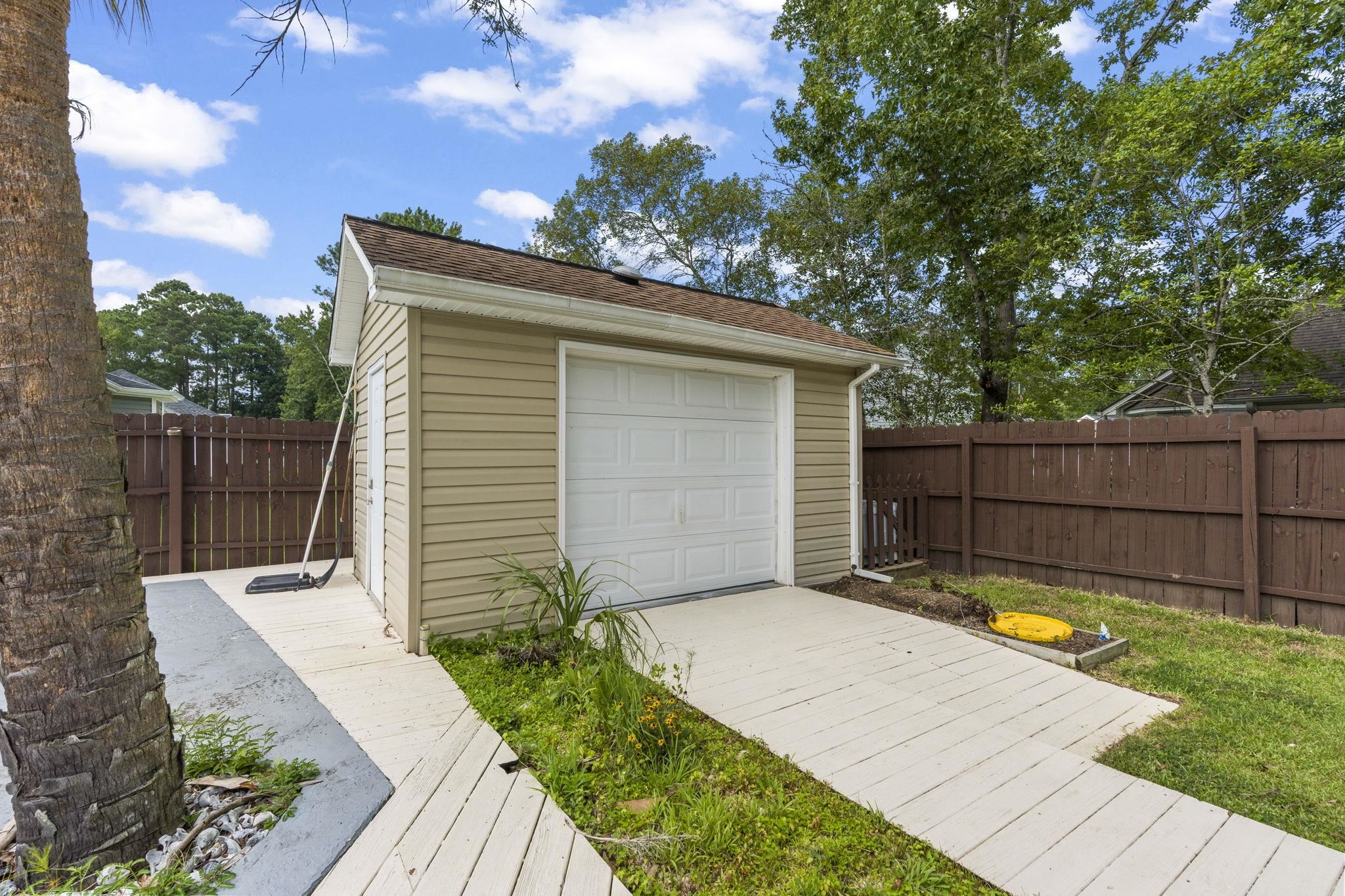 2295 Seaford Dr. Property Photo 41