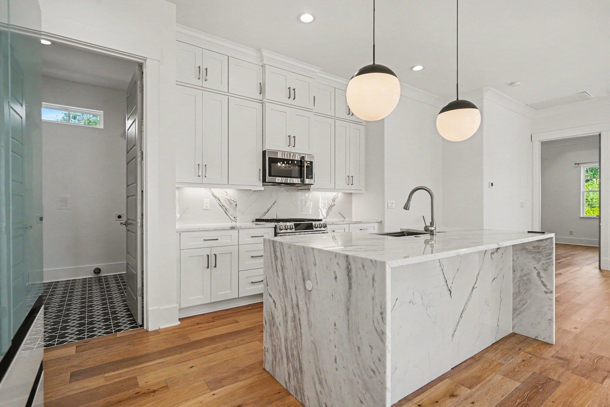 6774 Ocean Breeze Loop Property Photo 9